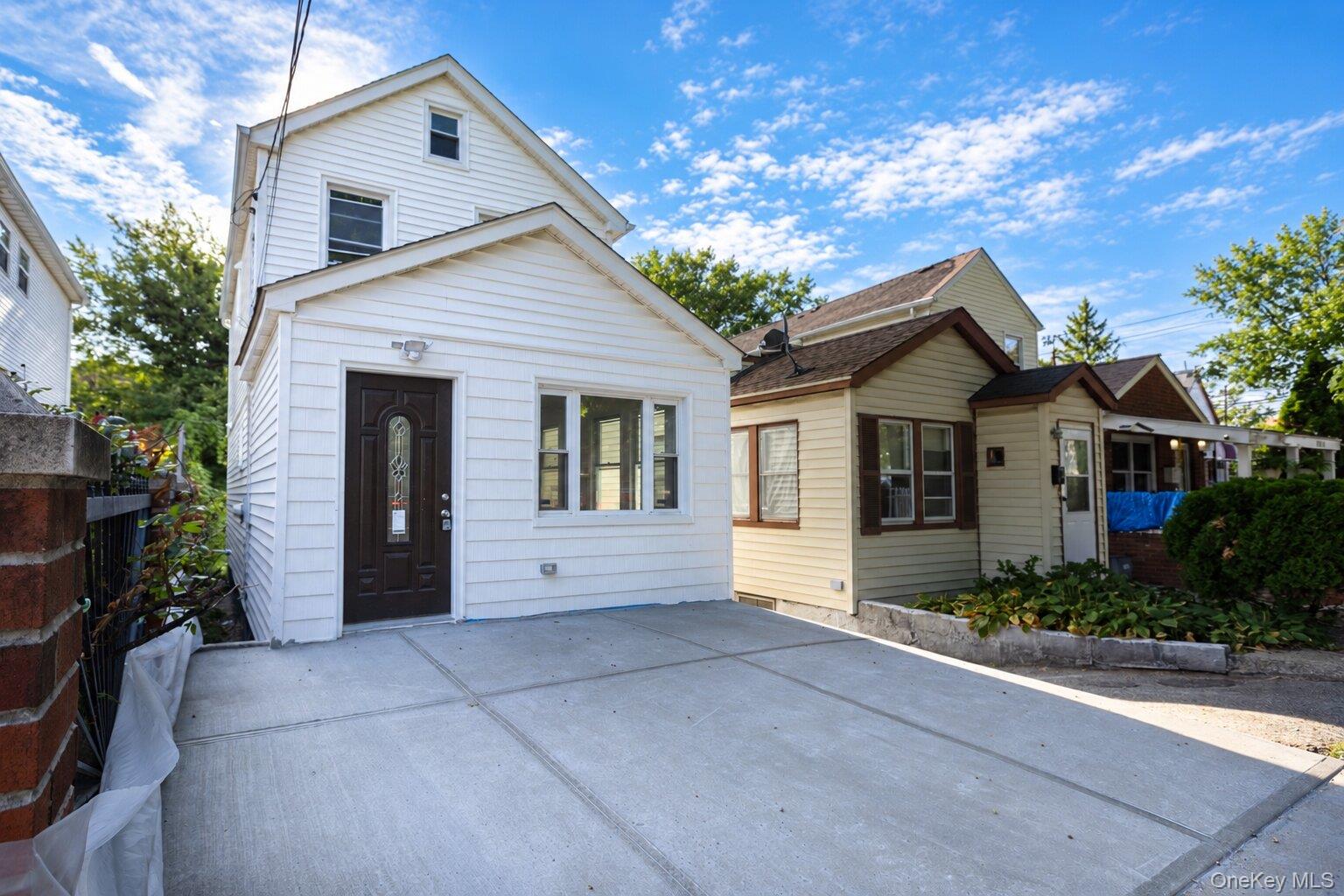 10910 175th Street – For Sale photo 2