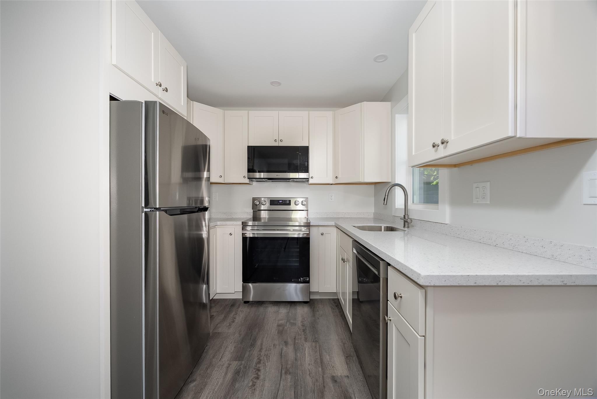 5 Douglas Street, Unit A photo 3