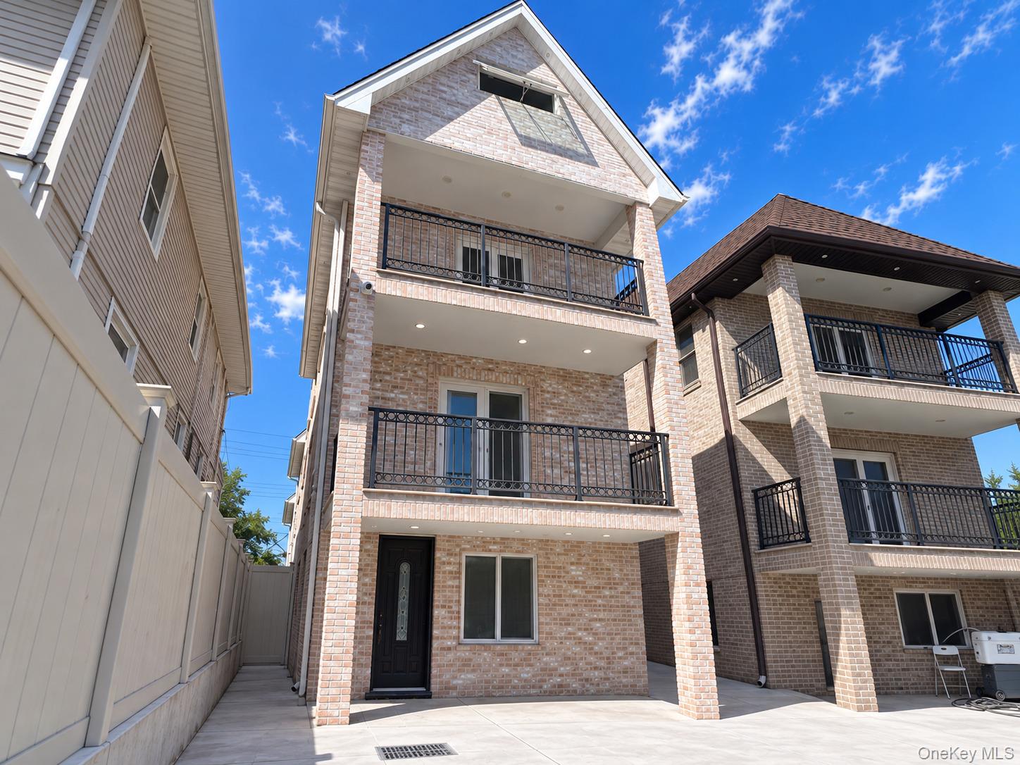 7-17 College Place – For Sale photo 8
