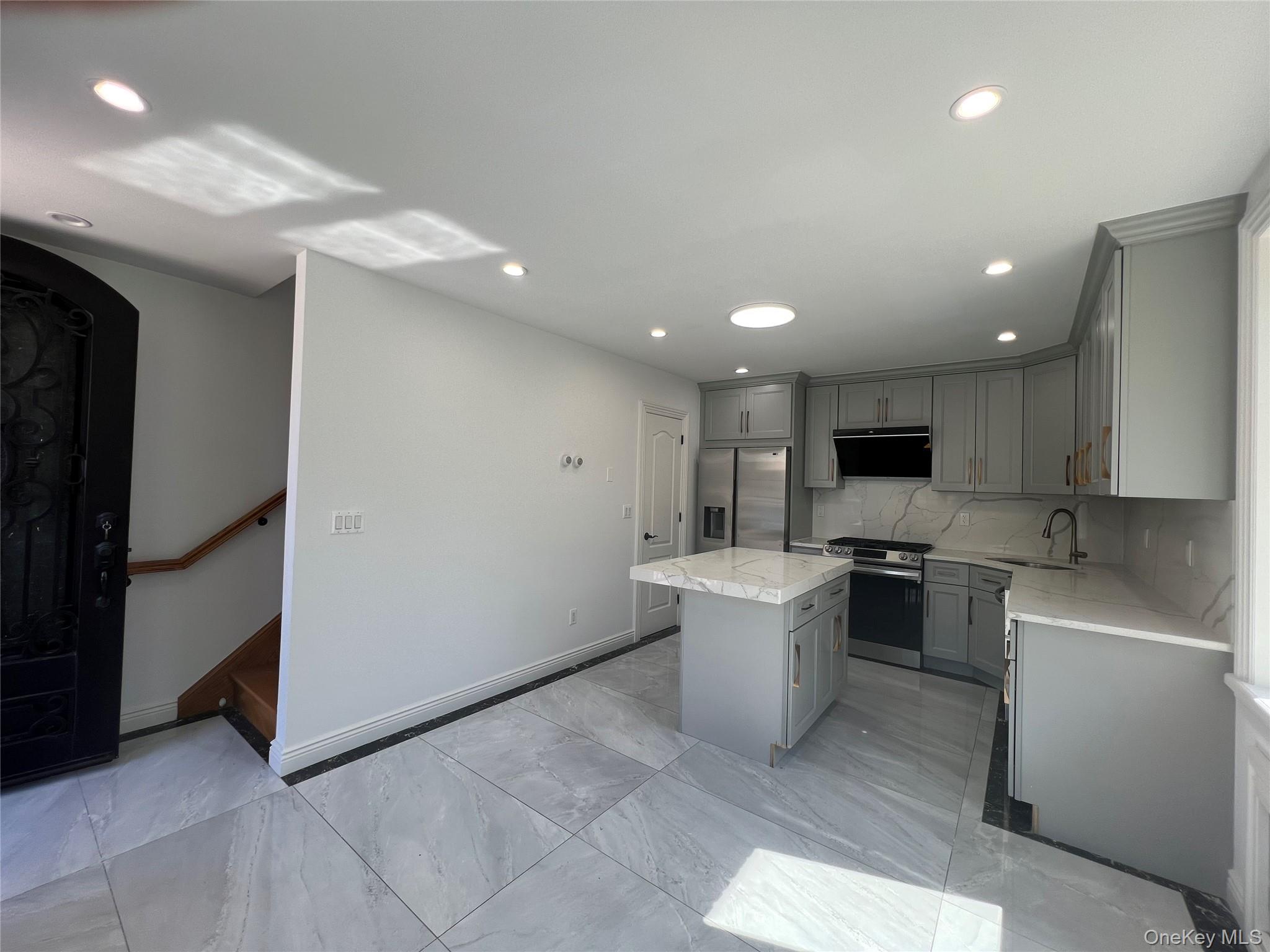 7-17 College Place – For Sale