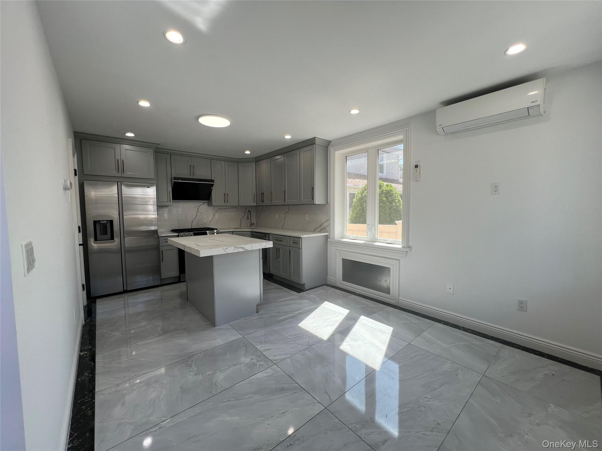 7-17 College Place – For Sale photo 2