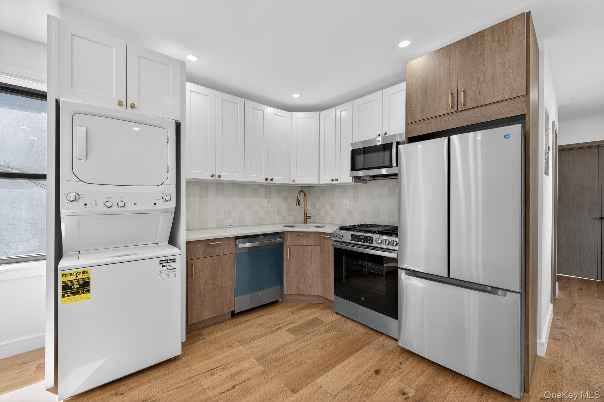 52 28 Avenue – For Sale photo 4