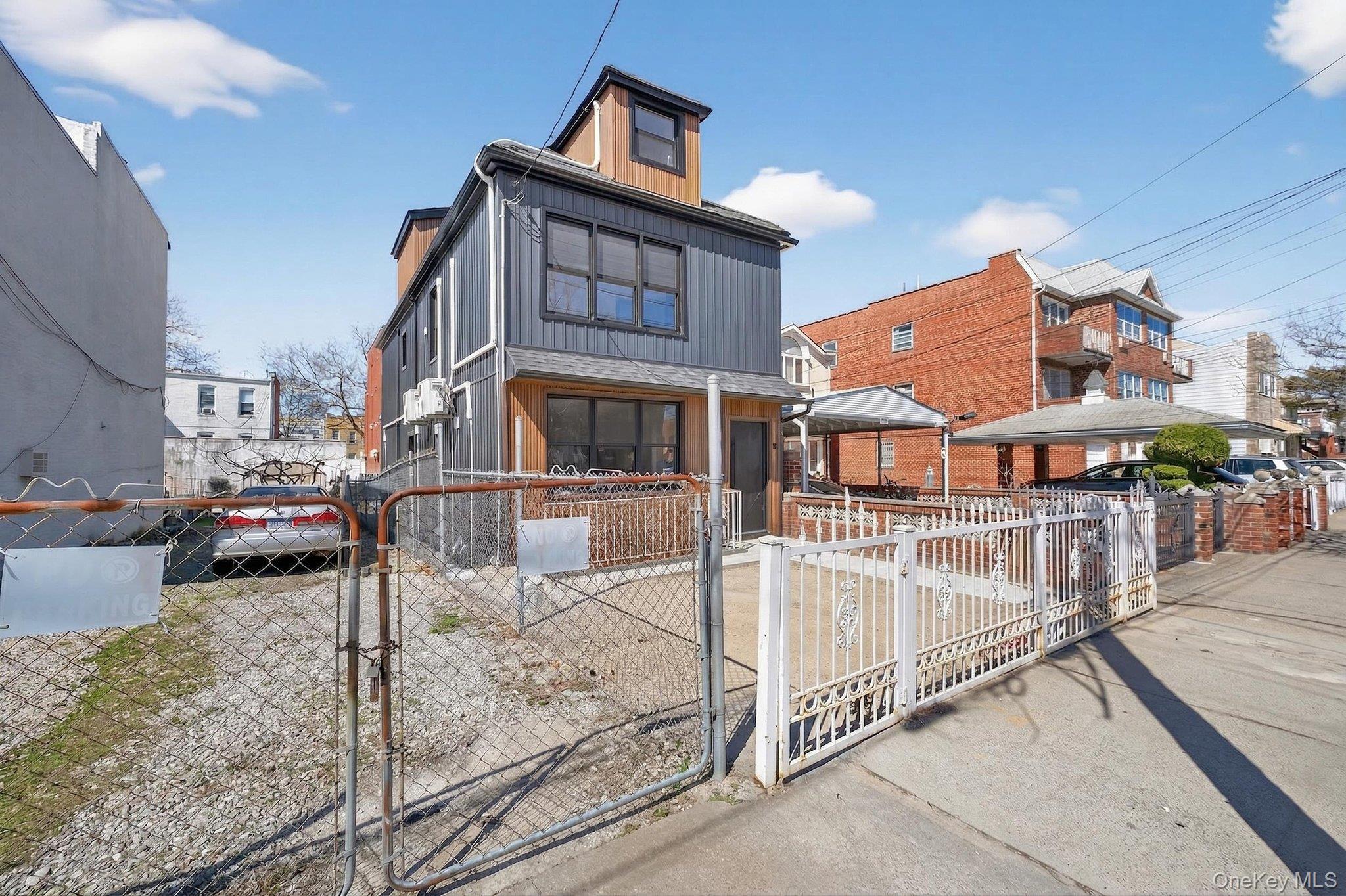 52 28 Avenue – For Sale photo 11