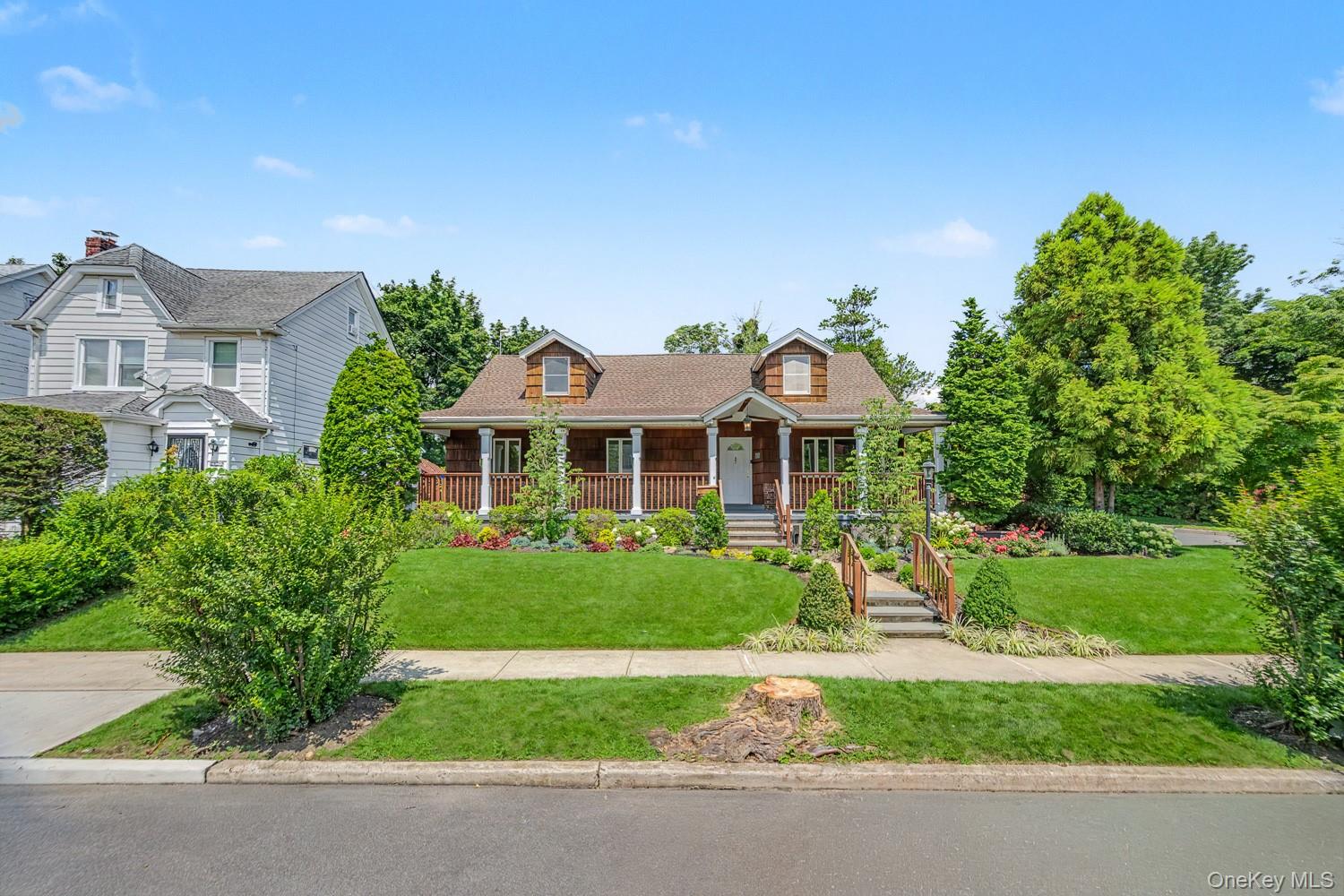 14645 13th Avenue – For Sale