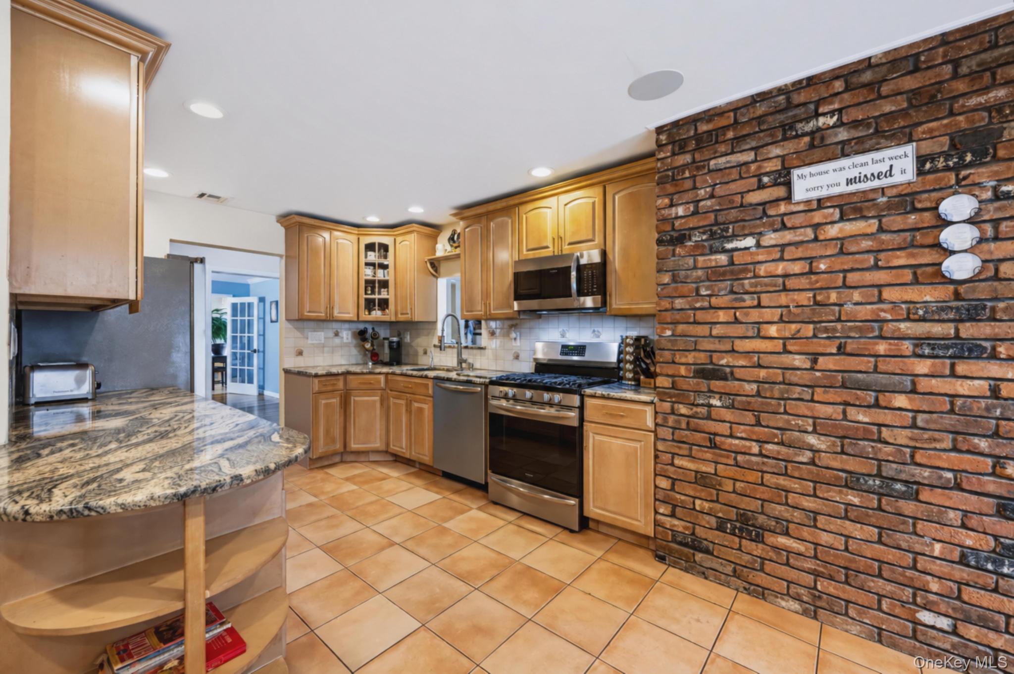 281 Town Line Road – For Sale photo 10