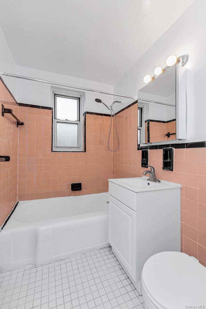 67-07 Yellowstone Boulevard, Unit 5F