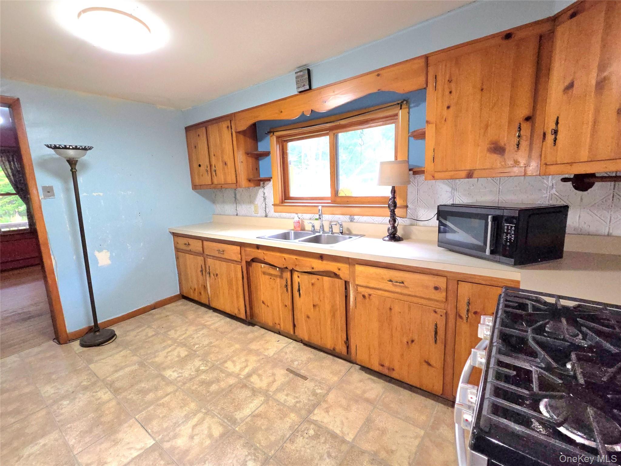 16 Church Road – For Sale photo 9