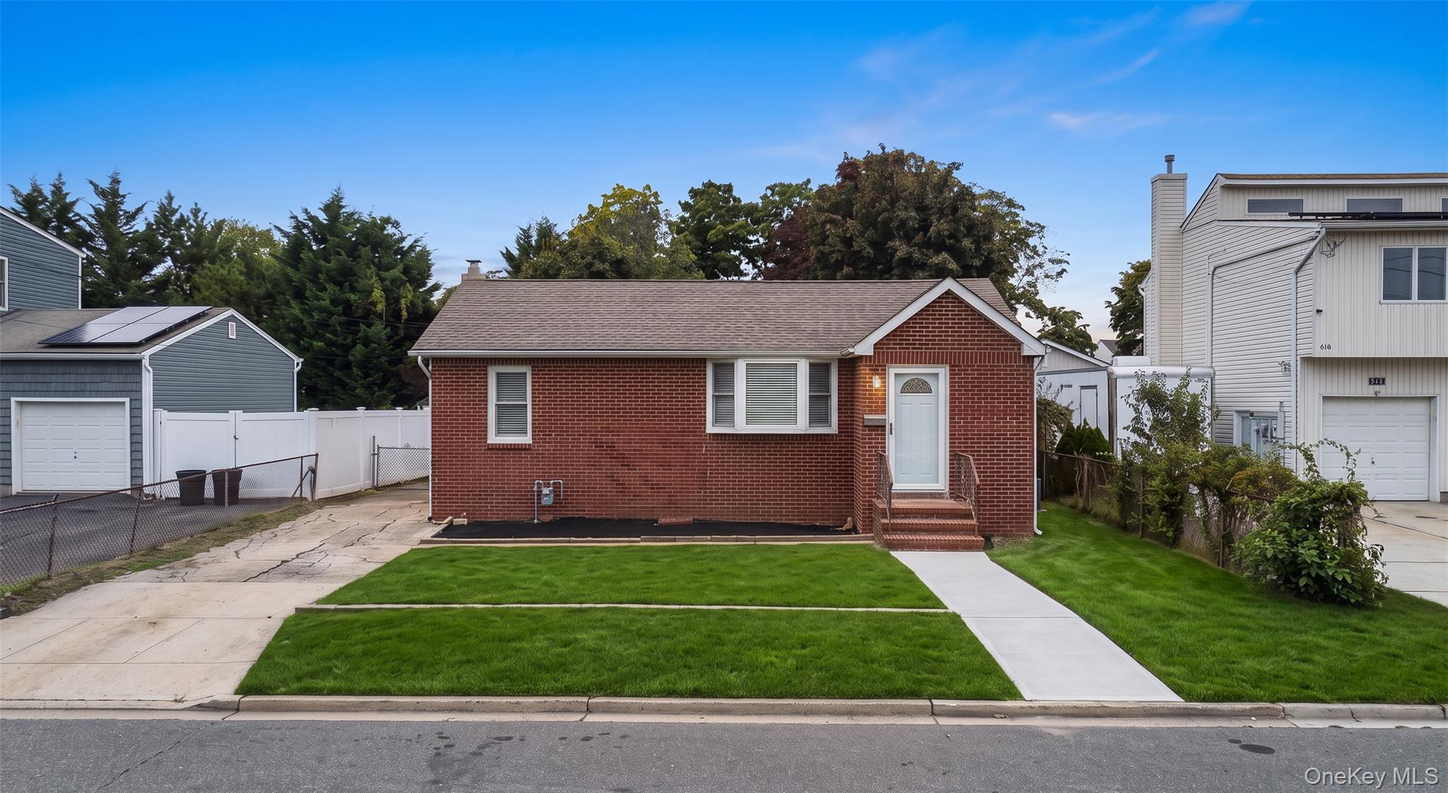 410 10th Street – For Sale photo 2