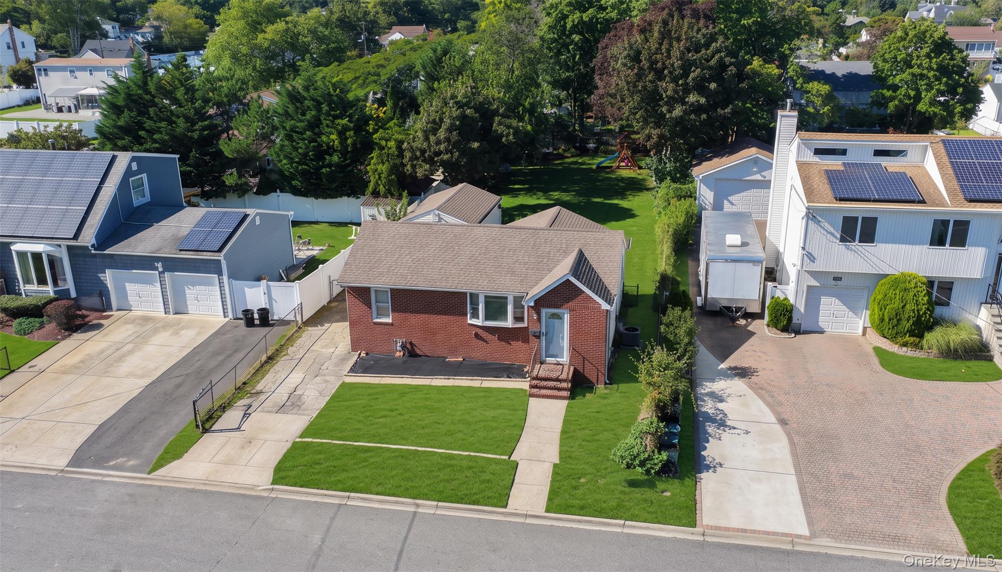 410 10th Street – For Sale