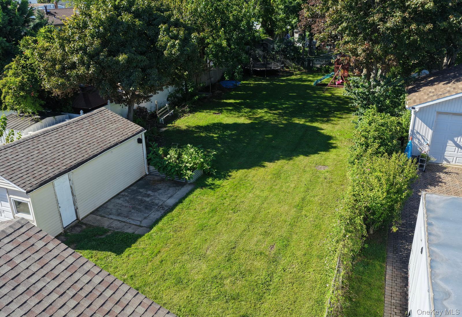 410 10th Street – For Sale photo 3