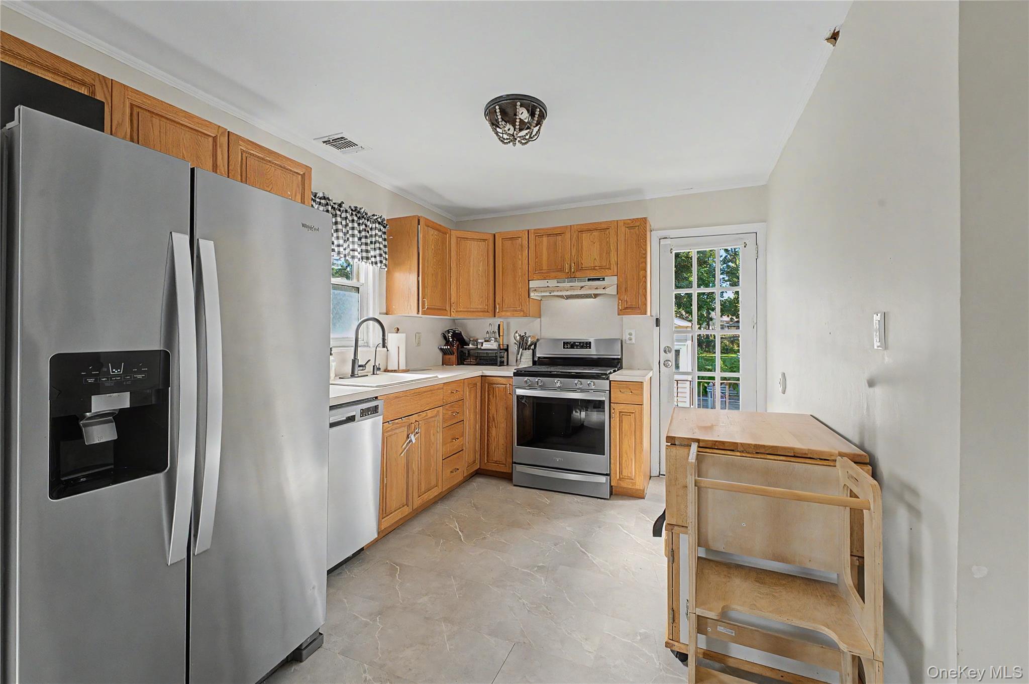 410 10th Street – For Sale photo 8