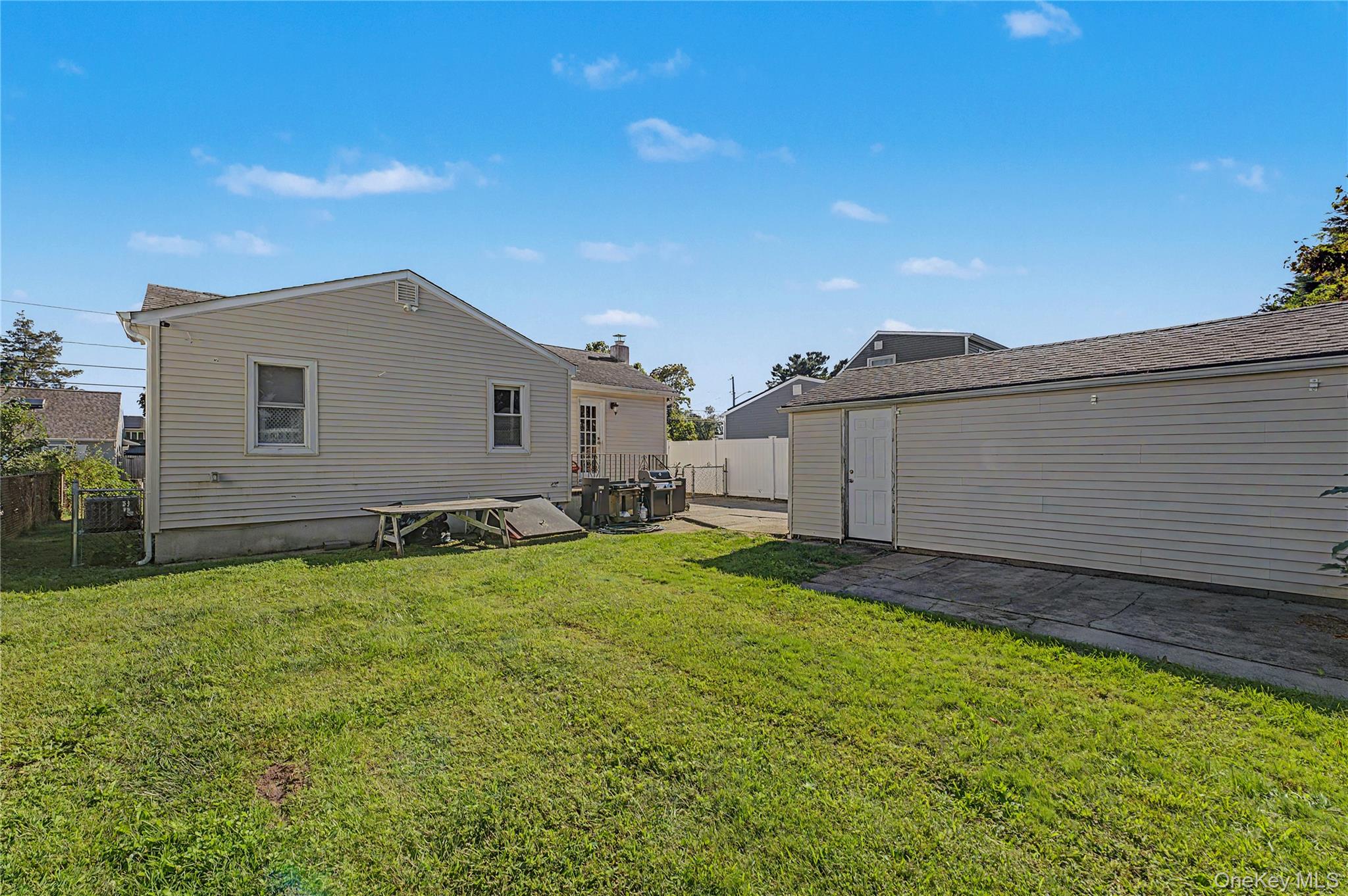 410 10th Street – For Sale photo 4