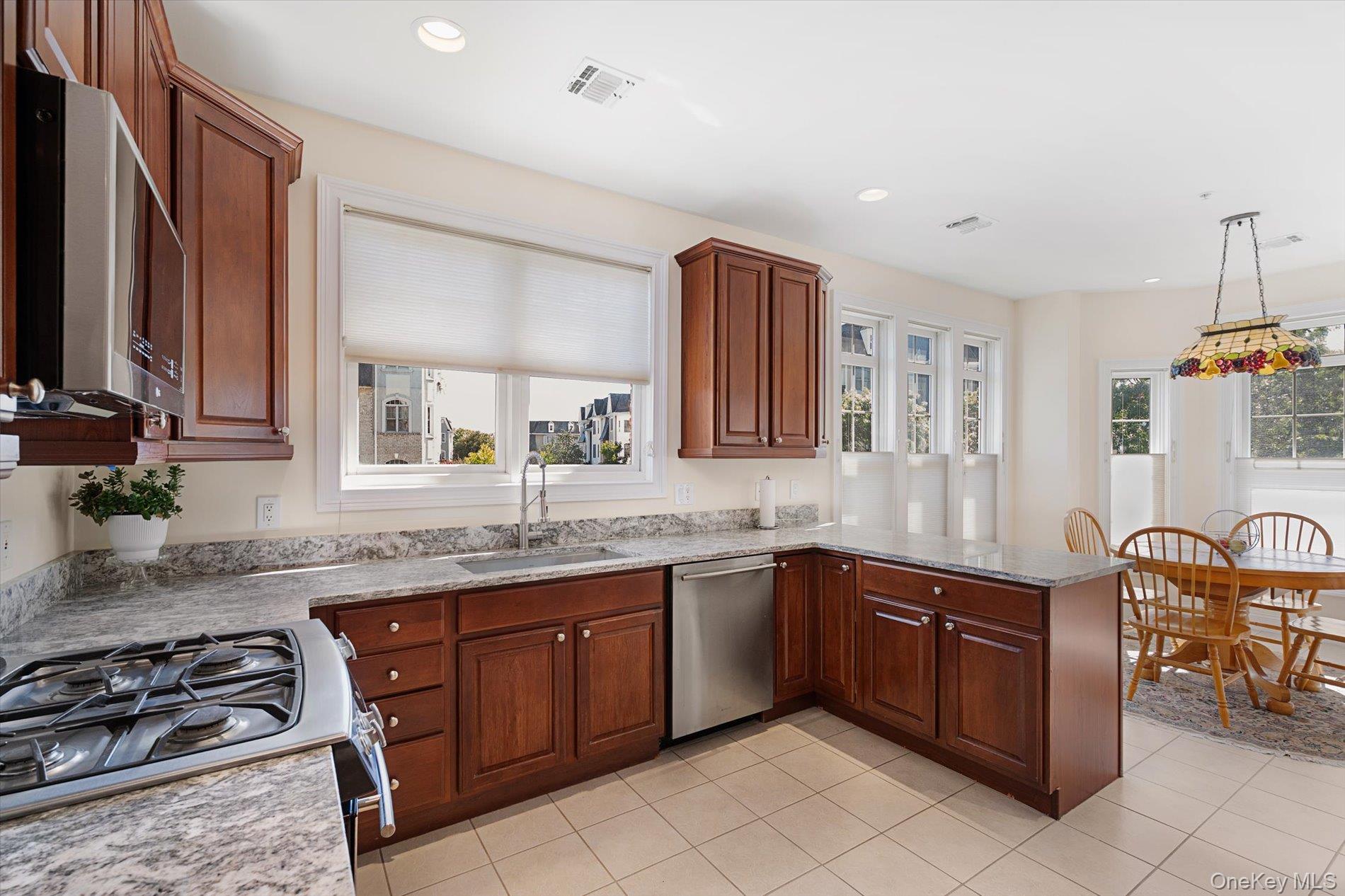 103 Roosevelt Way – For Sale photo 8