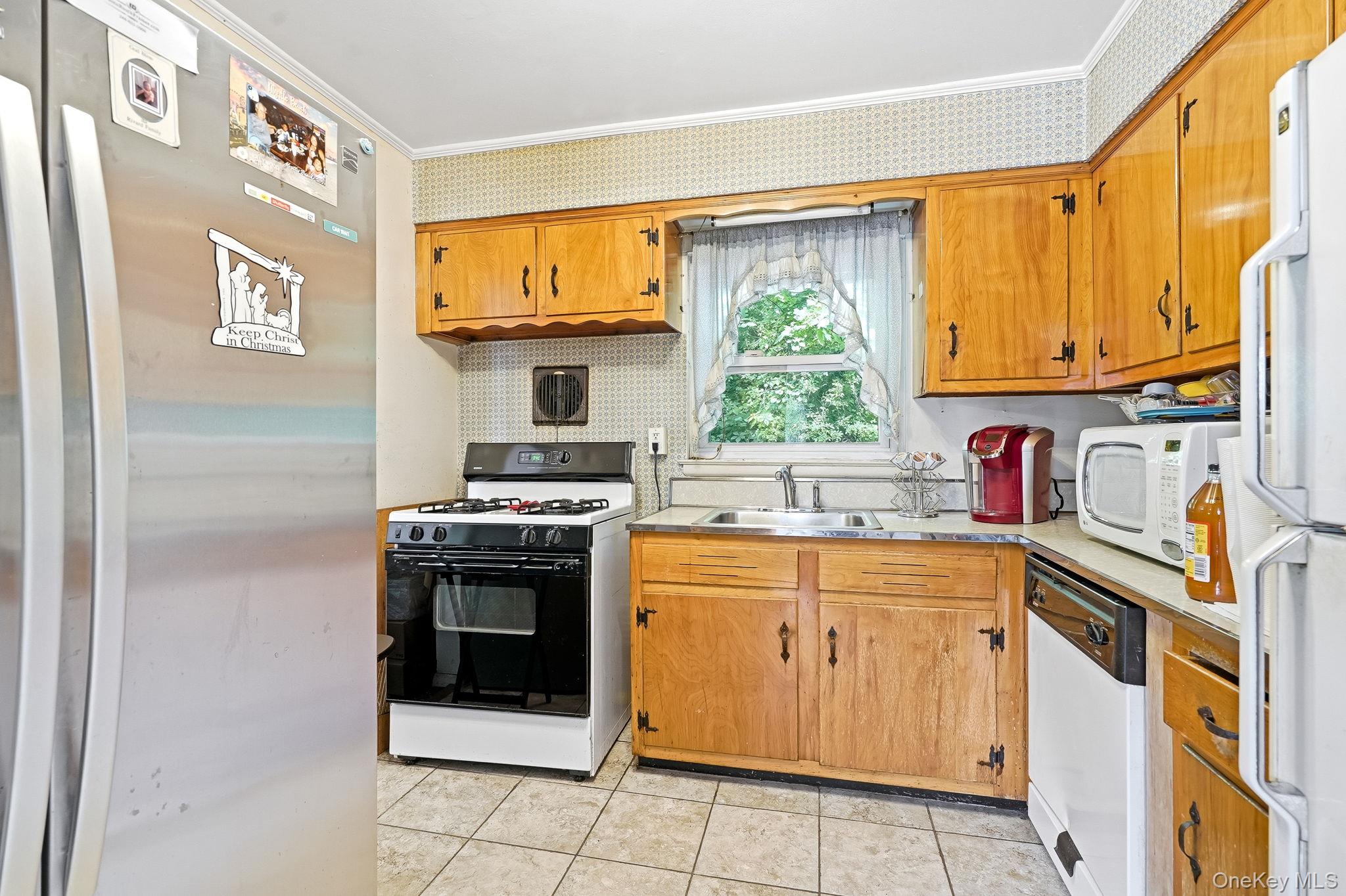 100 Pembrook Drive – For Sale photo 7