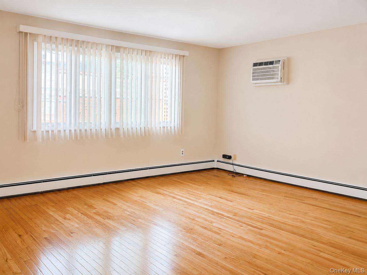 185 Bennett Avenue, Unit Unit 1