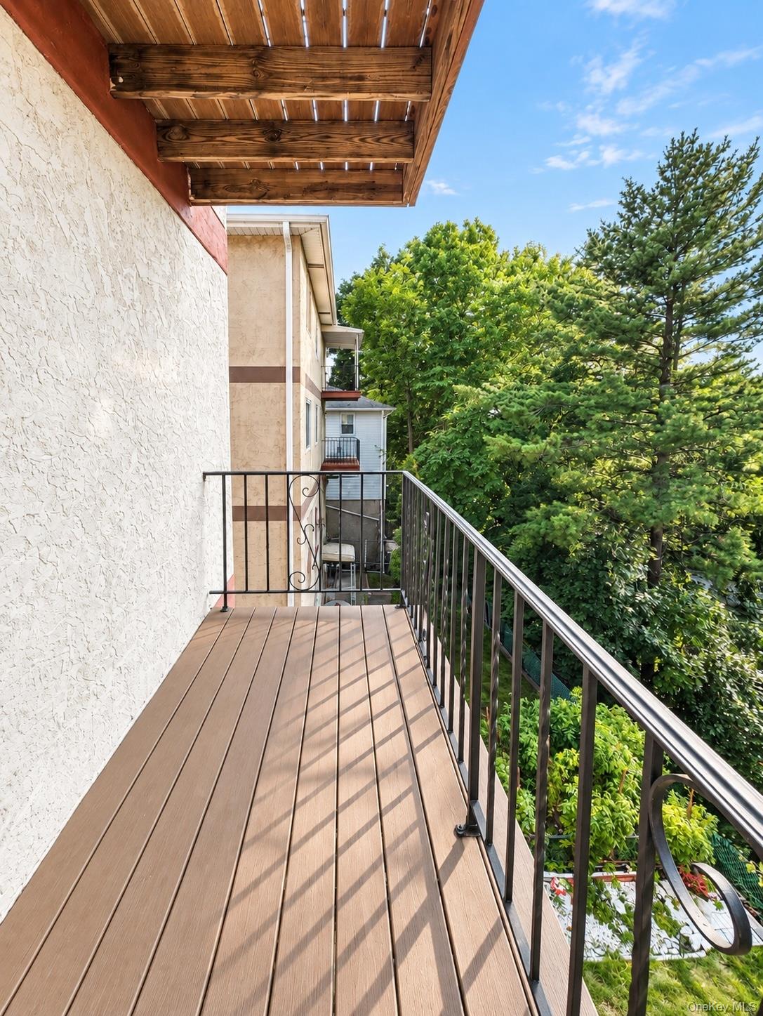 185 Bennett Avenue, Unit Unit 1 photo 4