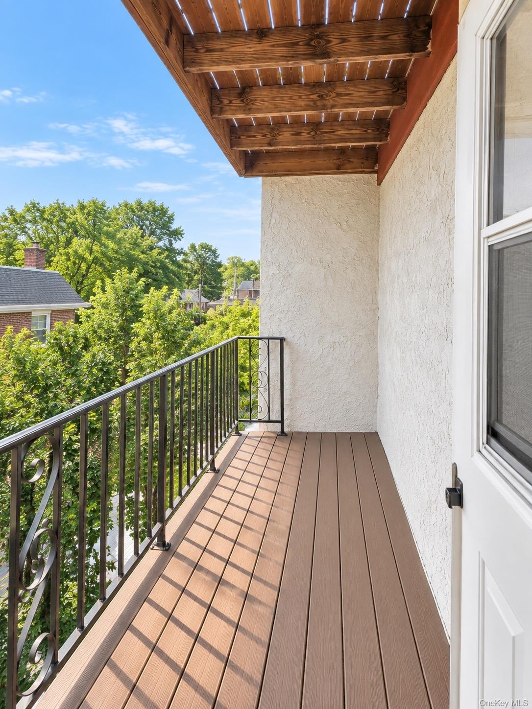 185 Bennett Avenue, Unit Unit 2 photo 8