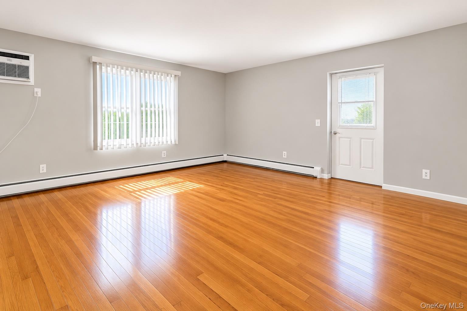 185 Bennett Avenue, Unit Unit 2 photo 3