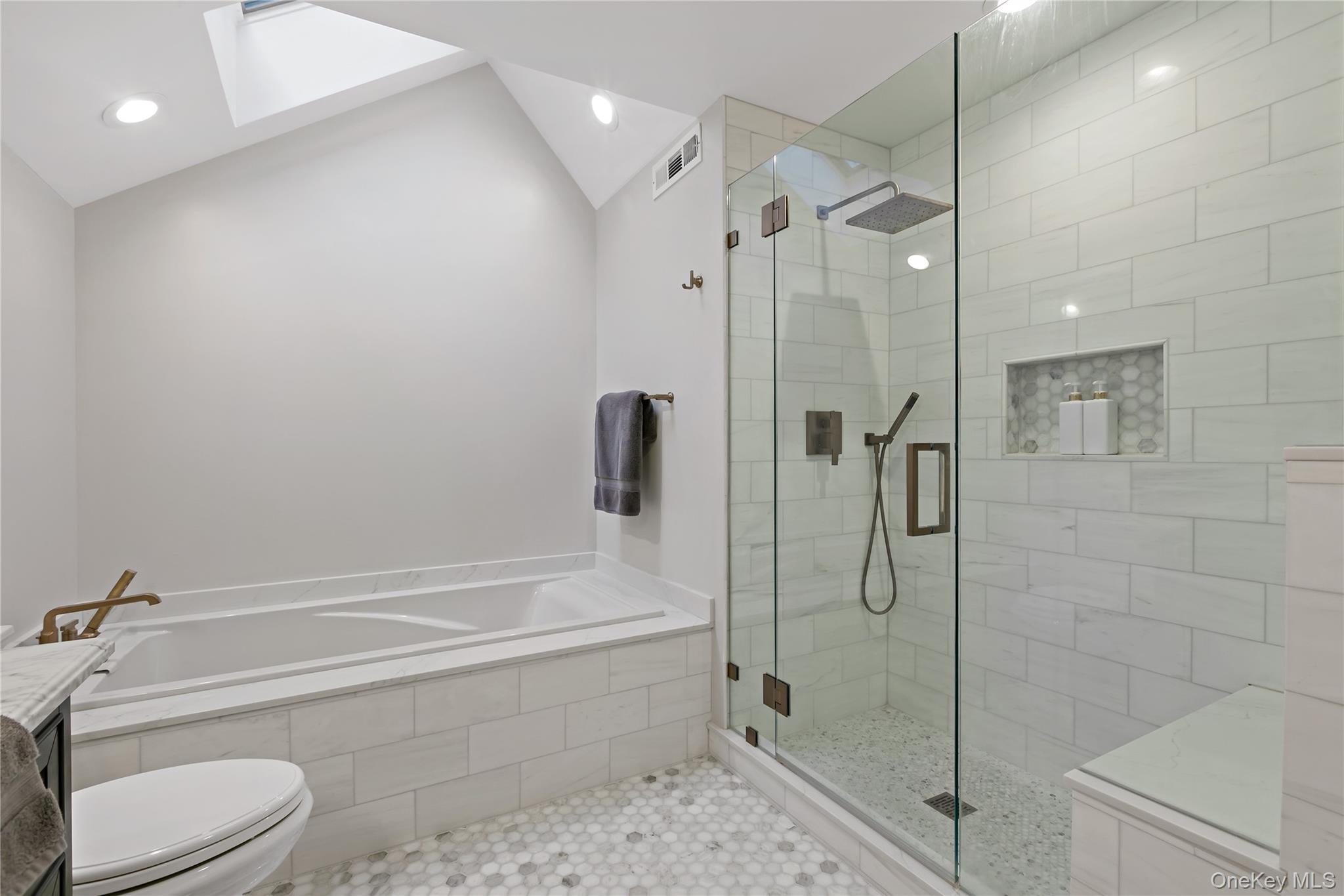 606 Heritage Hills, Unit F photo 18