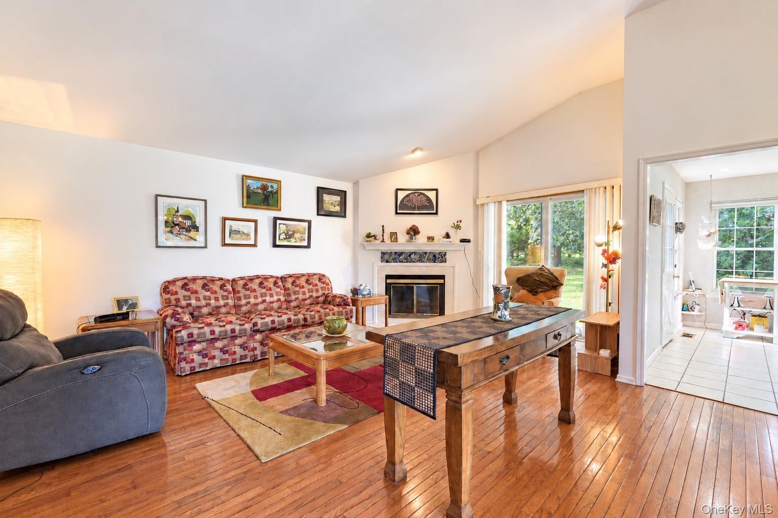 2555 Youngs Avenue, Unit 11A photo 2