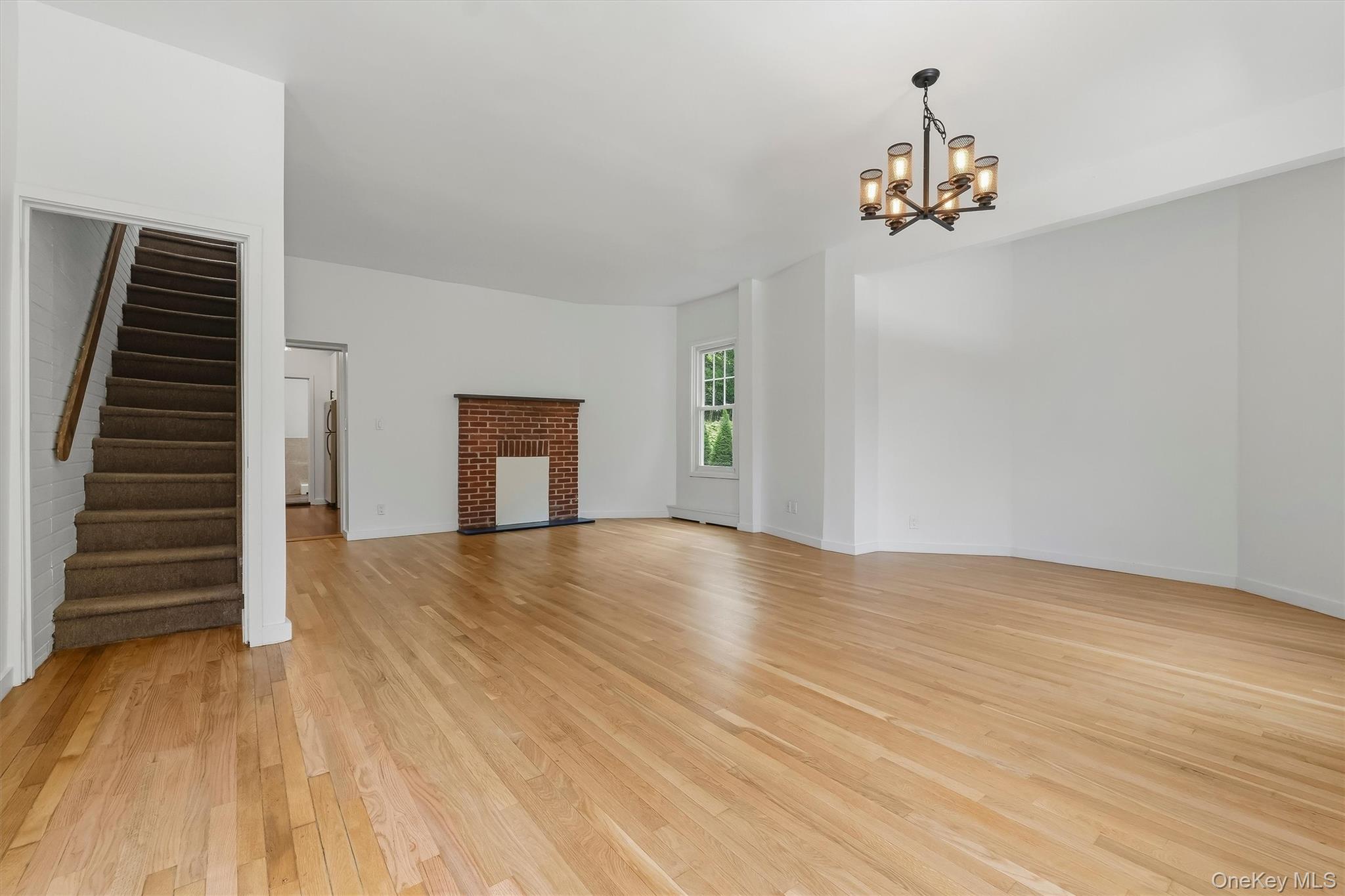 9 Desmond Avenue – For Sale photo 4