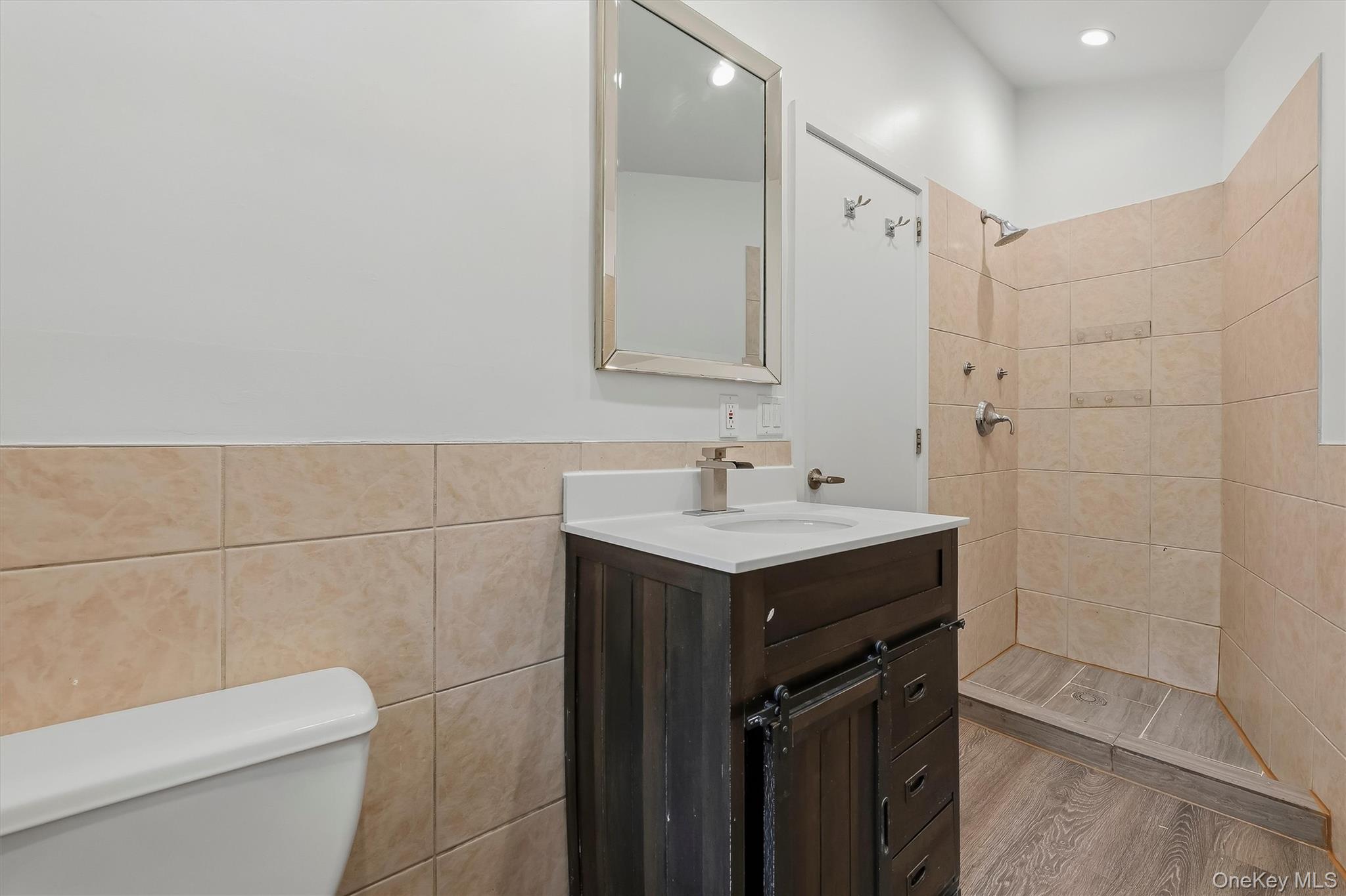 9 Desmond Avenue – For Sale photo 13