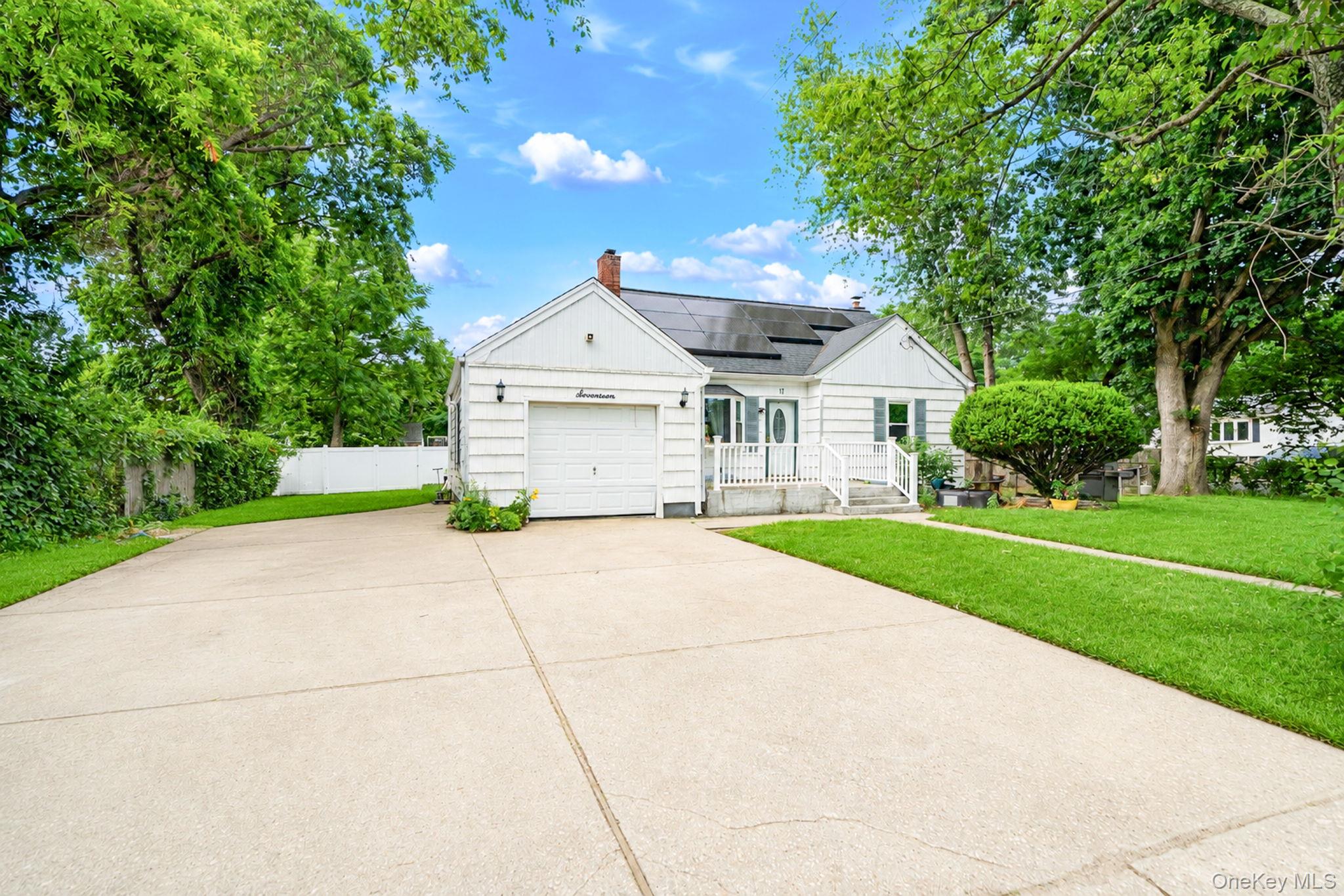 17 Maple Street – For Sale photo 2