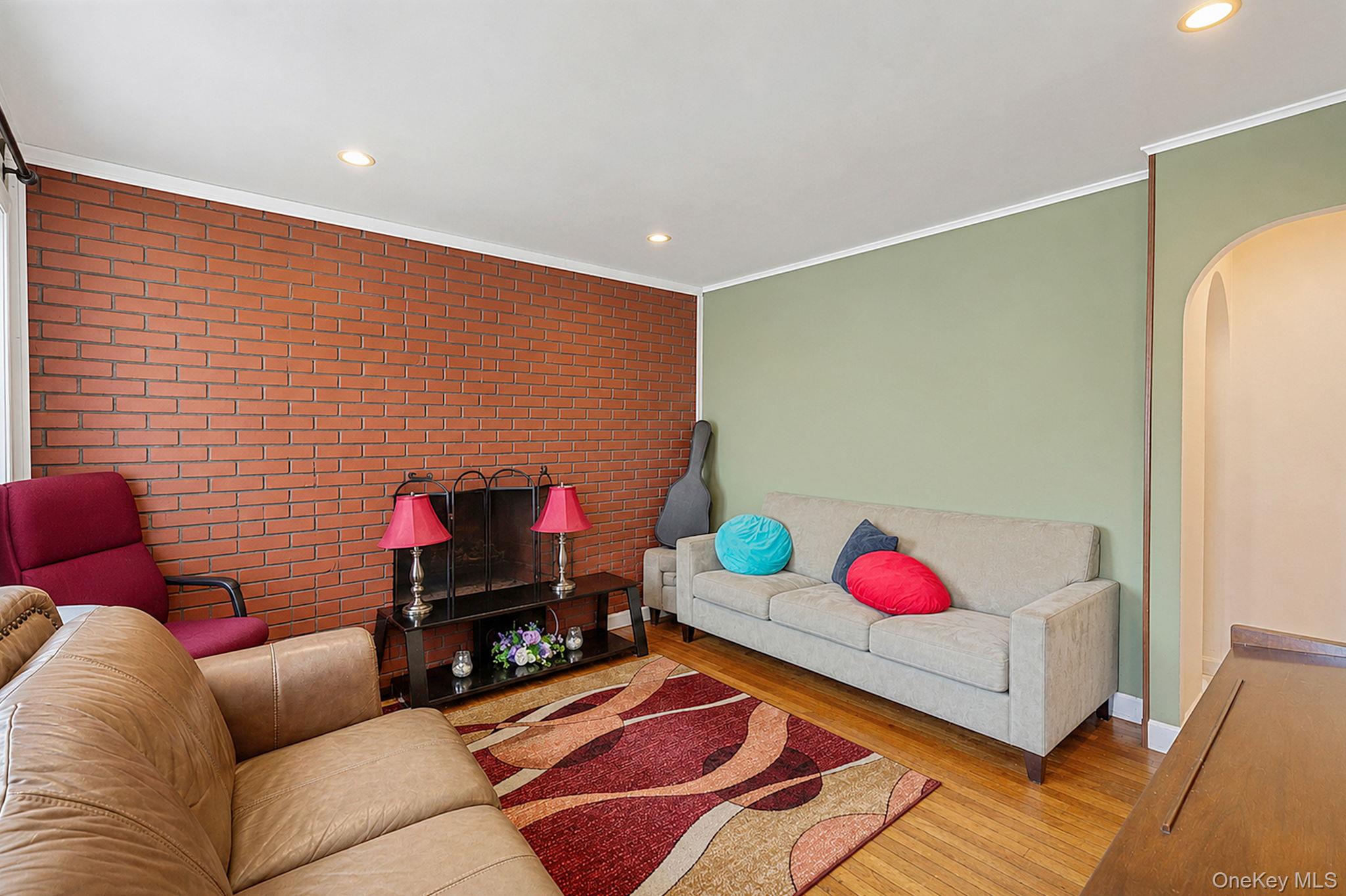17 Maple Street – For Sale photo 5