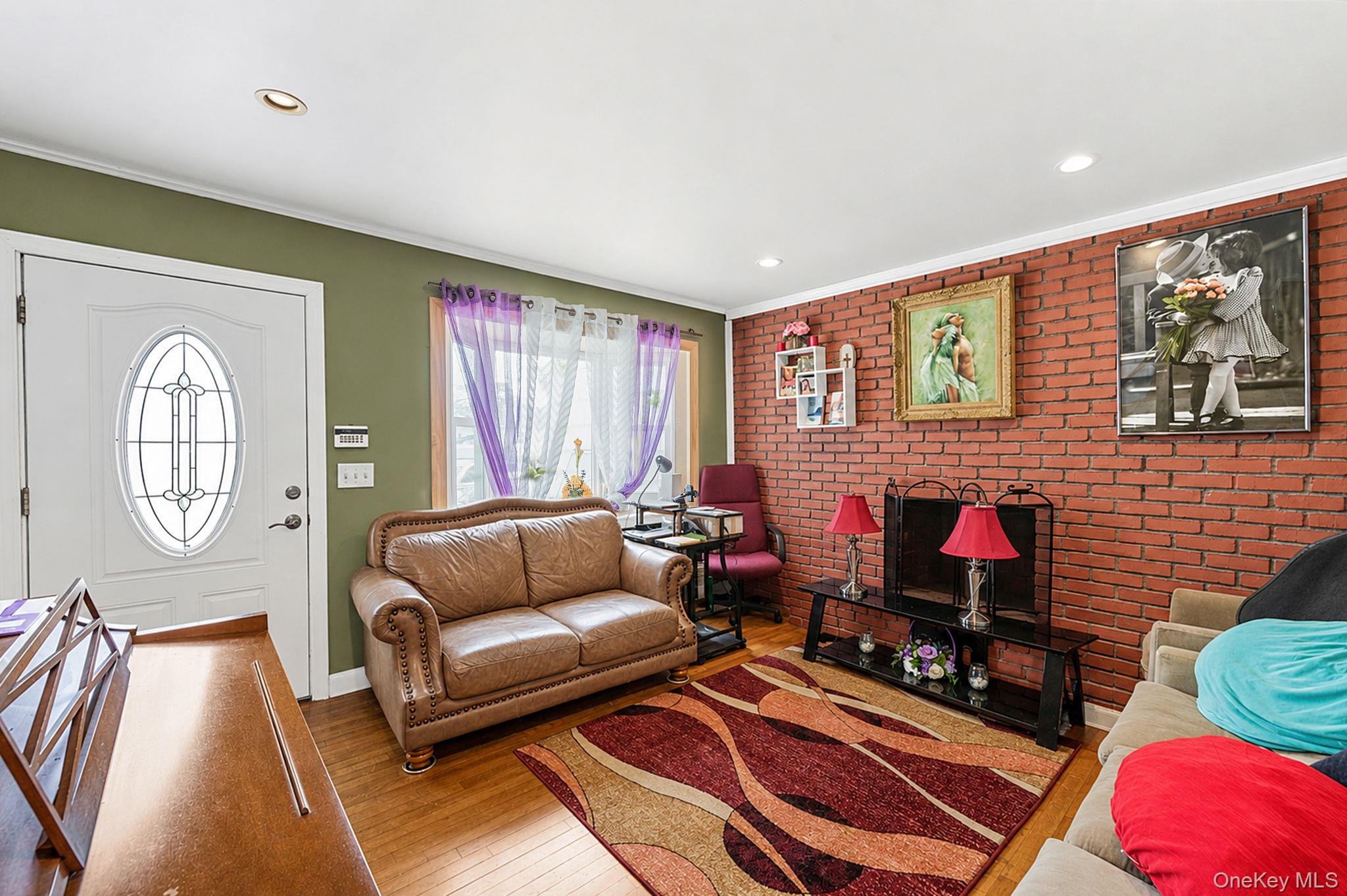 17 Maple Street – For Sale photo 4
