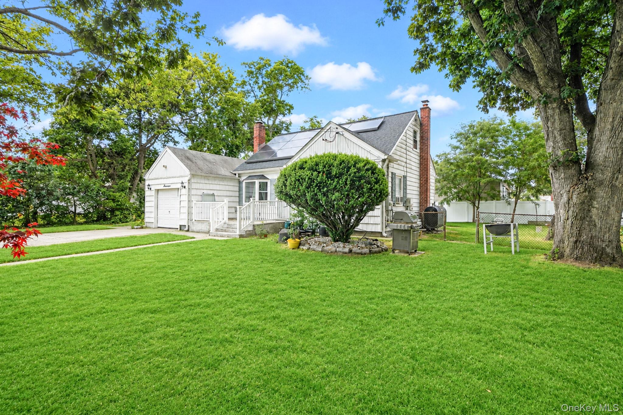 17 Maple Street – For Sale photo 3