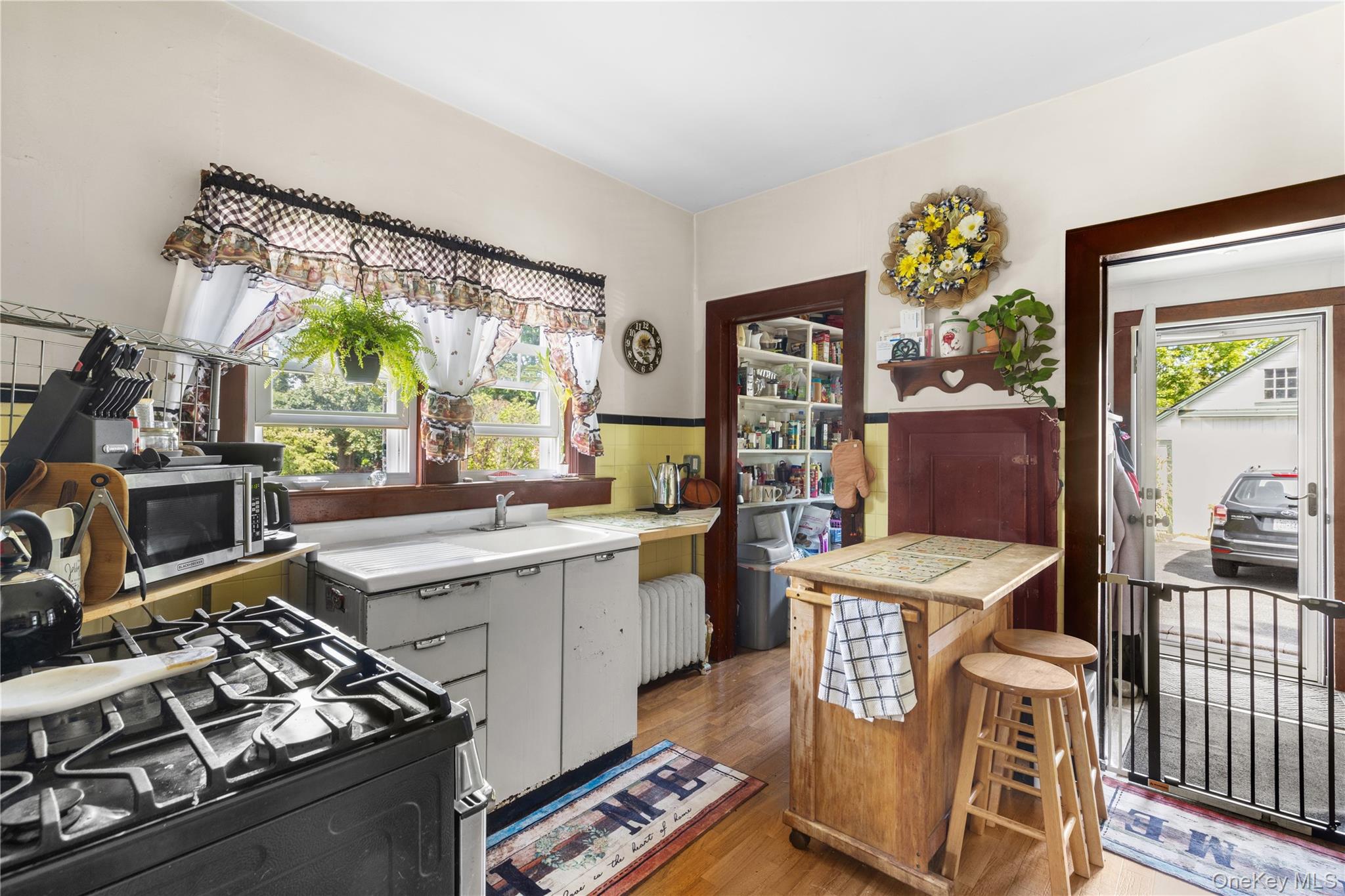 992 Roanoke Avenue – For Sale photo 12