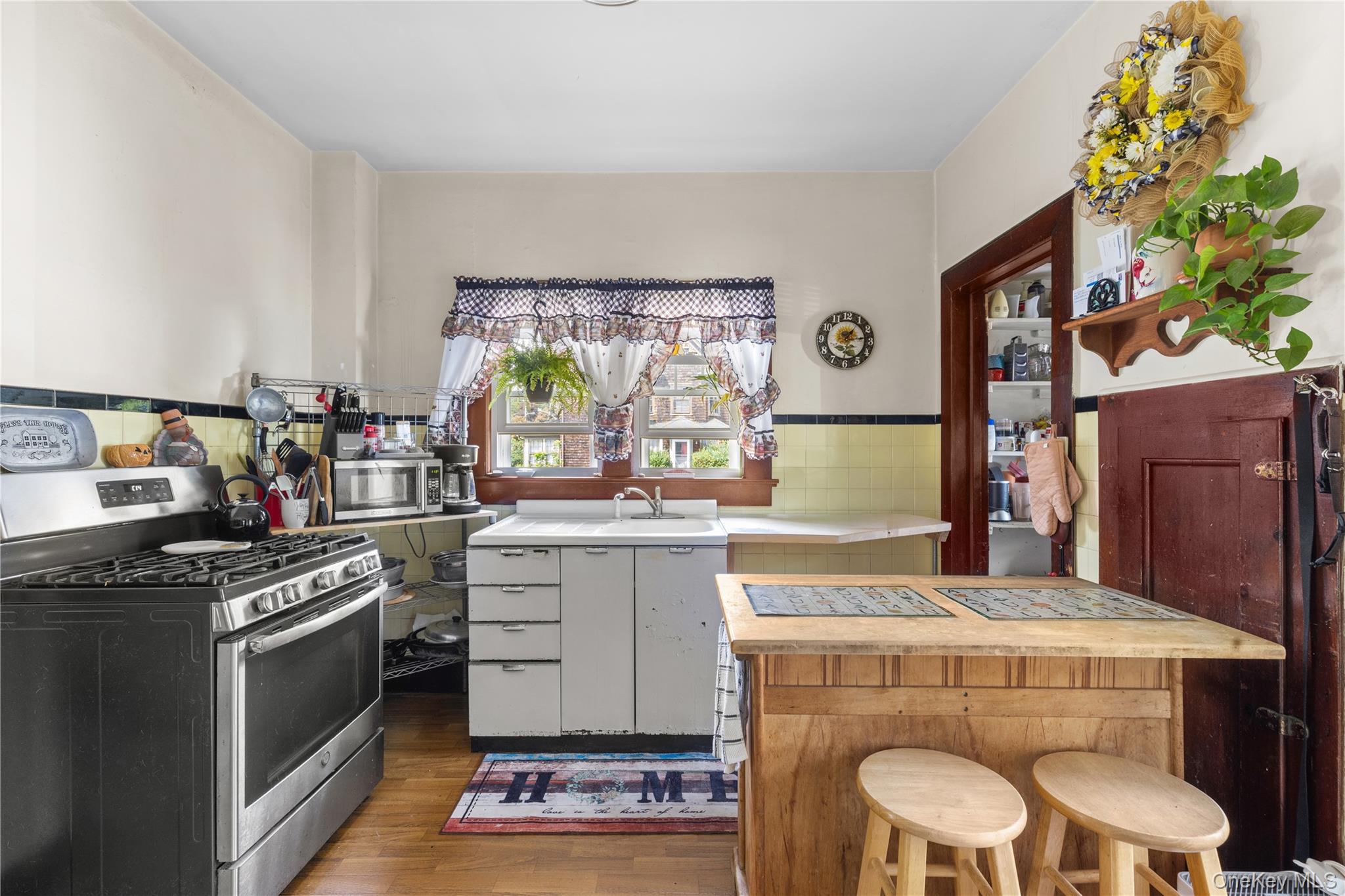 992 Roanoke Avenue – For Sale photo 11