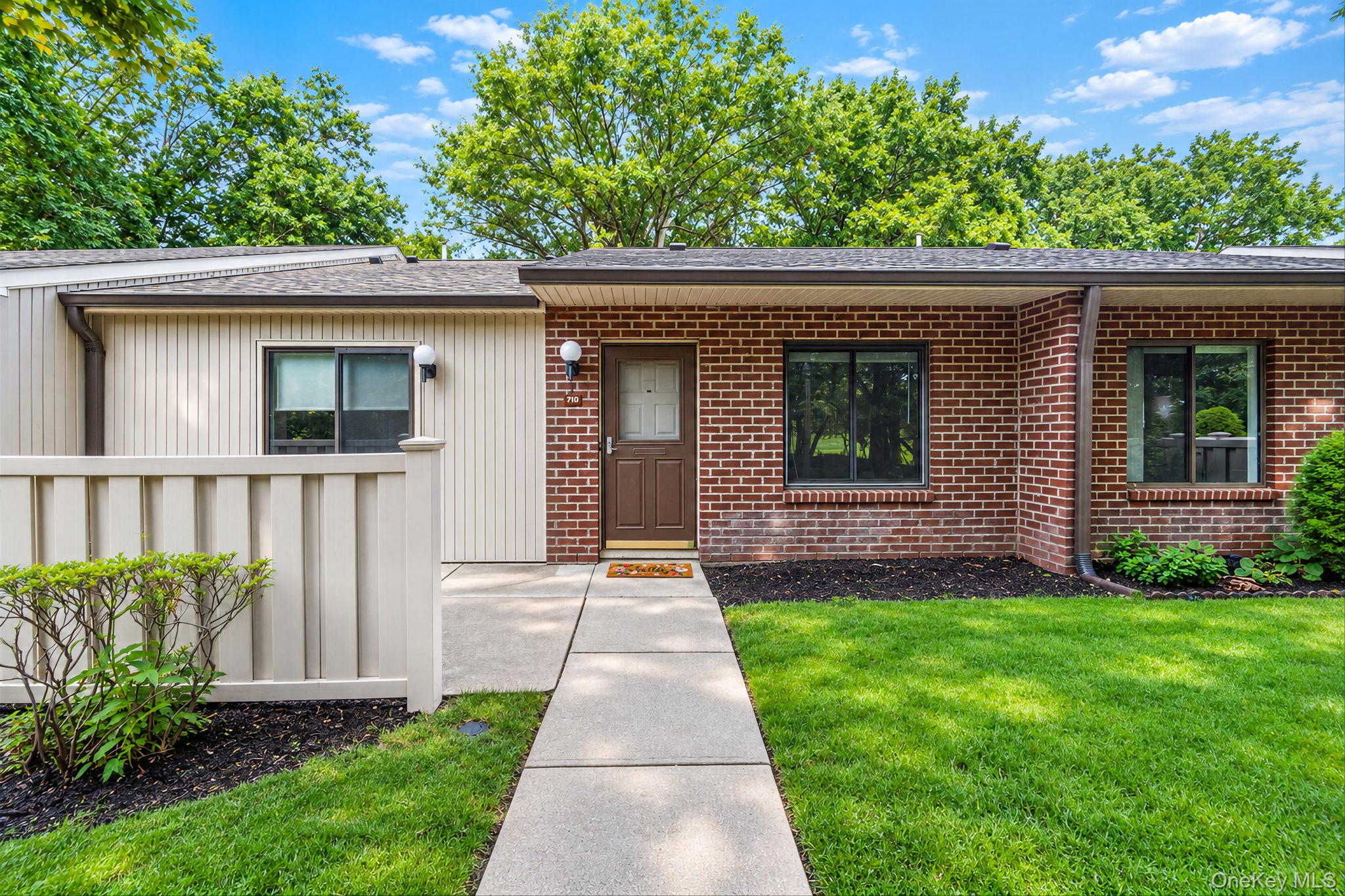 710 Hilltop Court – For Sale photo 4