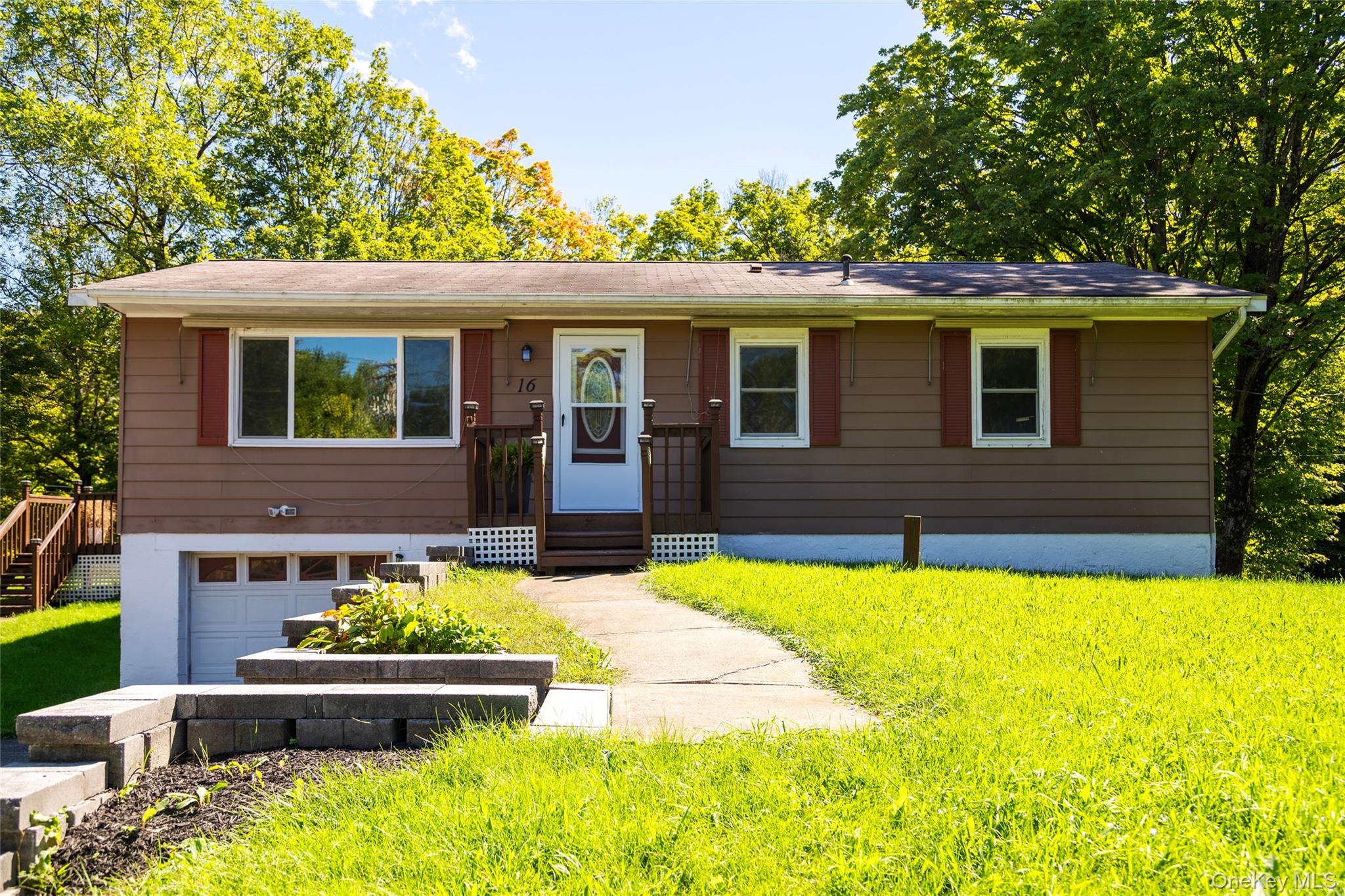 16 Peoples Road – For Sale photo 2