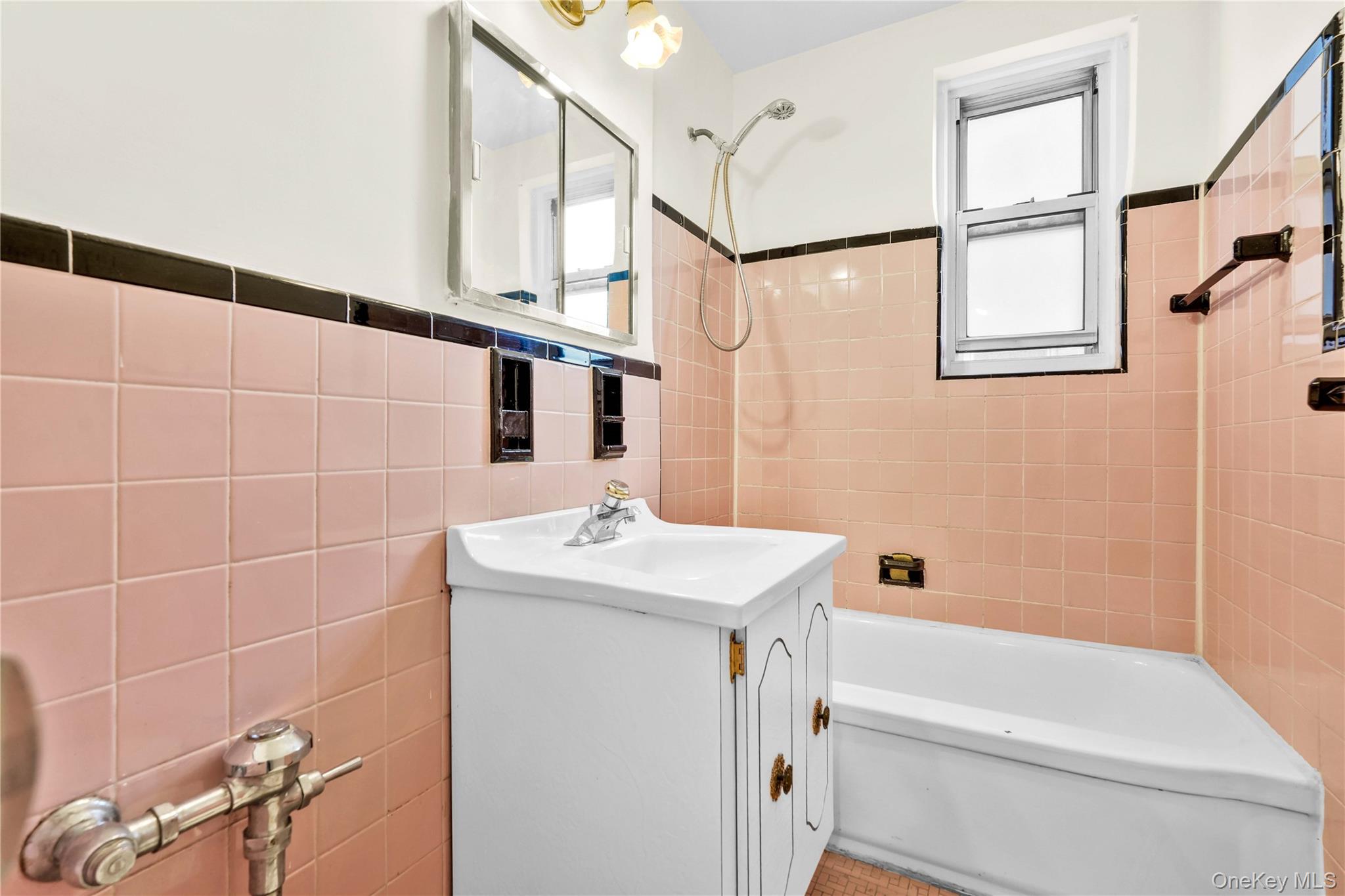 27-10 Parsons Boulevard, Unit 2F photo 18