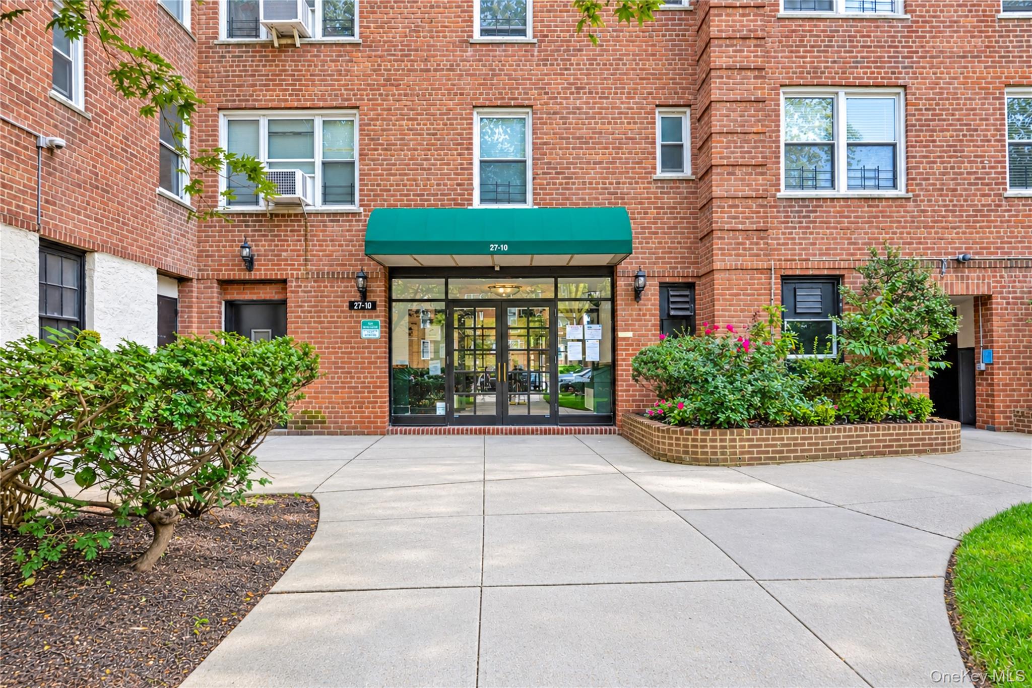 27-10 Parsons Boulevard, Unit 2F photo 21
