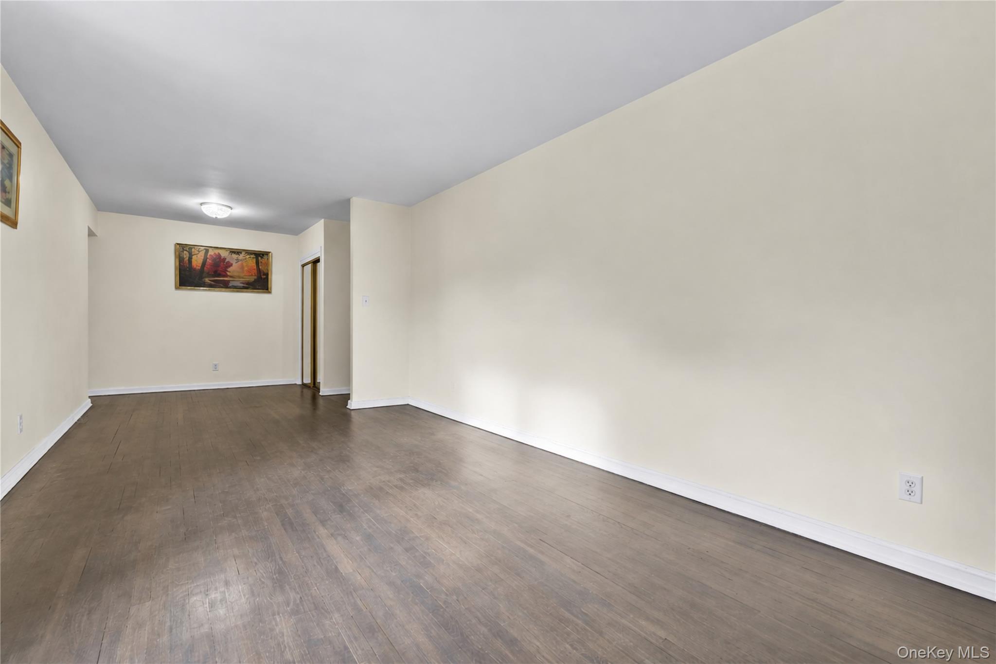 27-10 Parsons Boulevard, Unit 2F photo 2