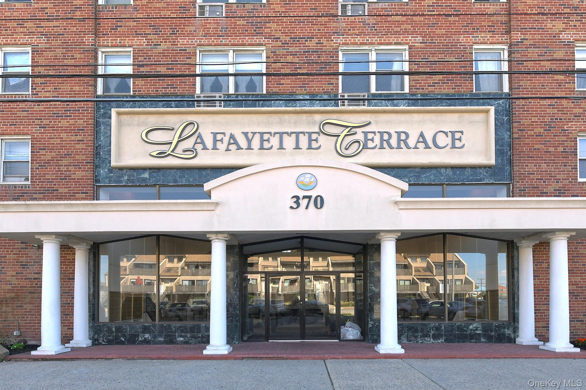 370 W Broadway, Unit 1A photo 2