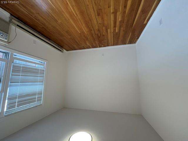 165 Manorhaven Boulevard, Unit G photo 17