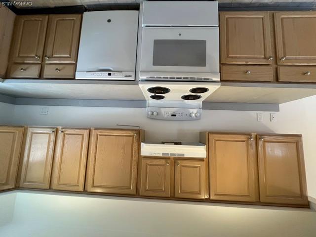 165 Manorhaven Boulevard, Unit G photo 8