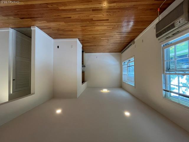 165 Manorhaven Boulevard, Unit G photo 5