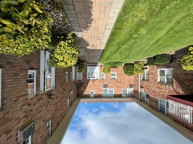 165 Manorhaven Boulevard, Unit G photo 2