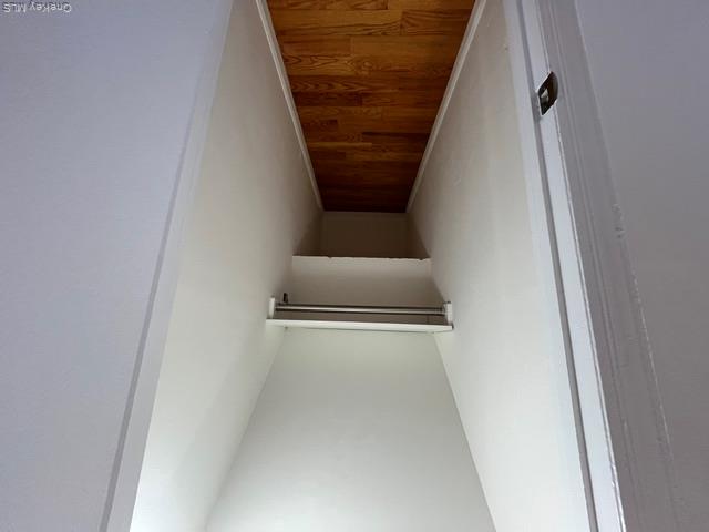 165 Manorhaven Boulevard, Unit G photo 9