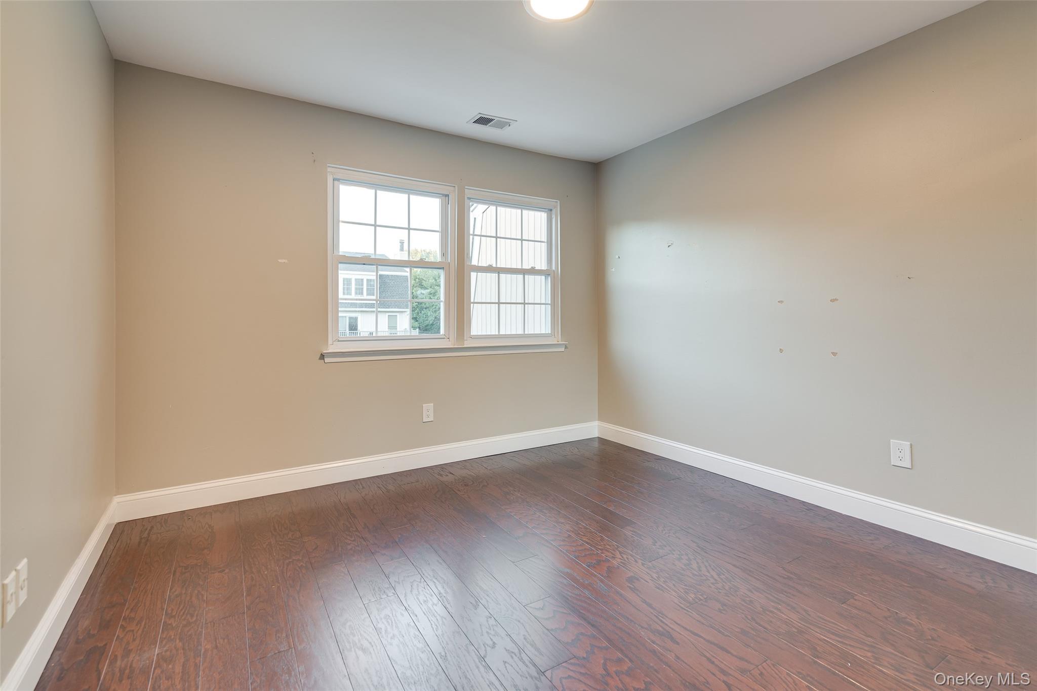 102 Glen Way – For Rent photo 23