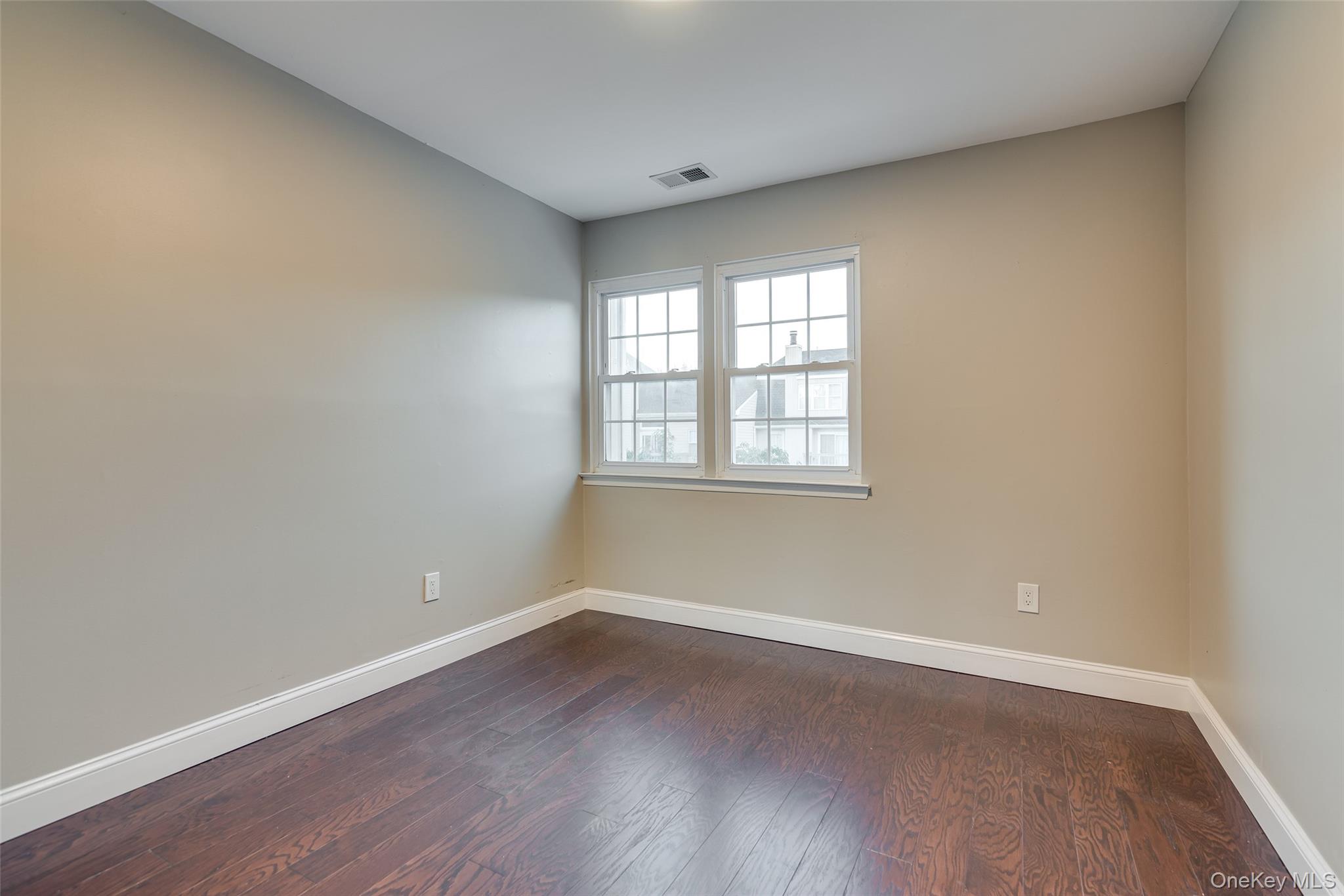 102 Glen Way – For Rent photo 21