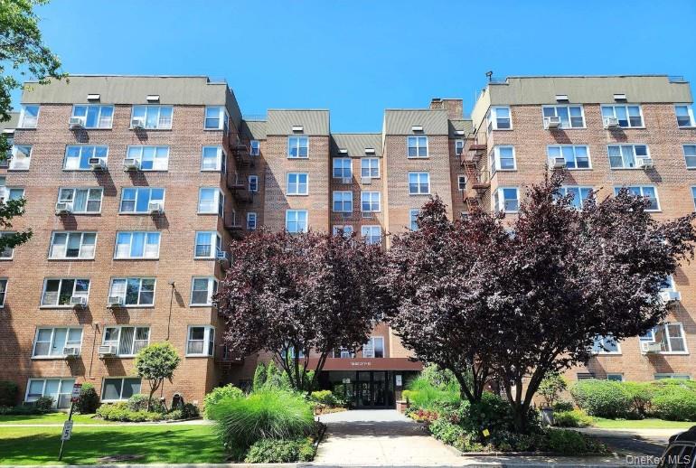 18-50 211 Street St, Unit 2K