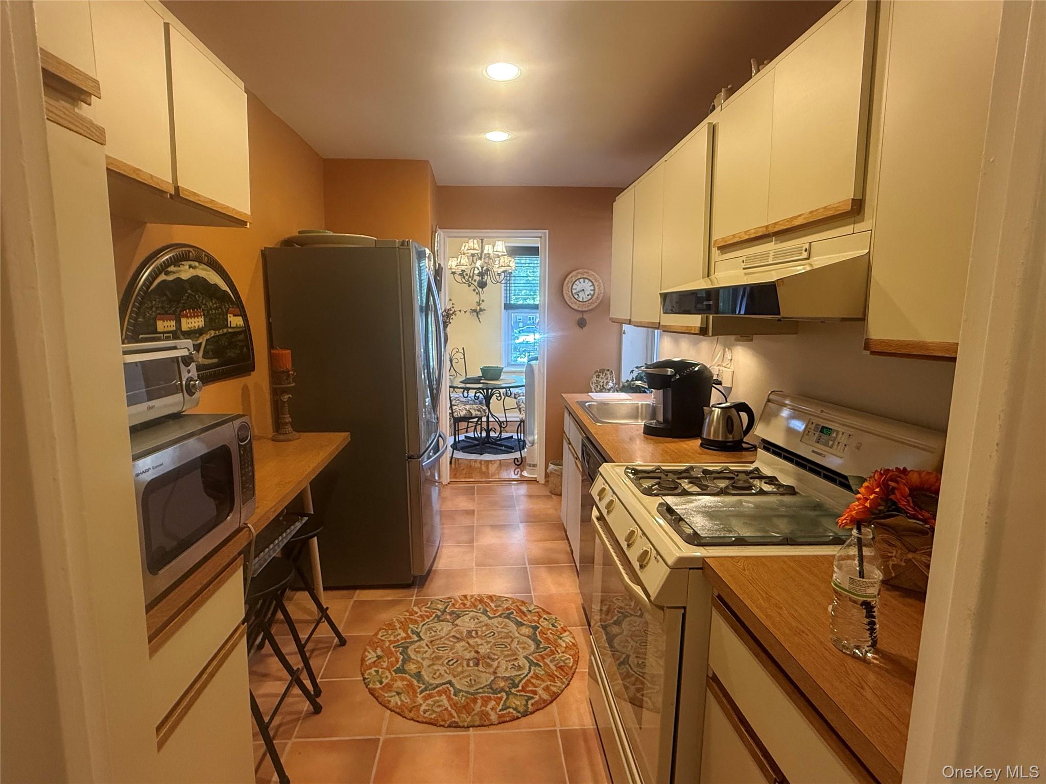 18-50 211 Street St, Unit 2K photo 14
