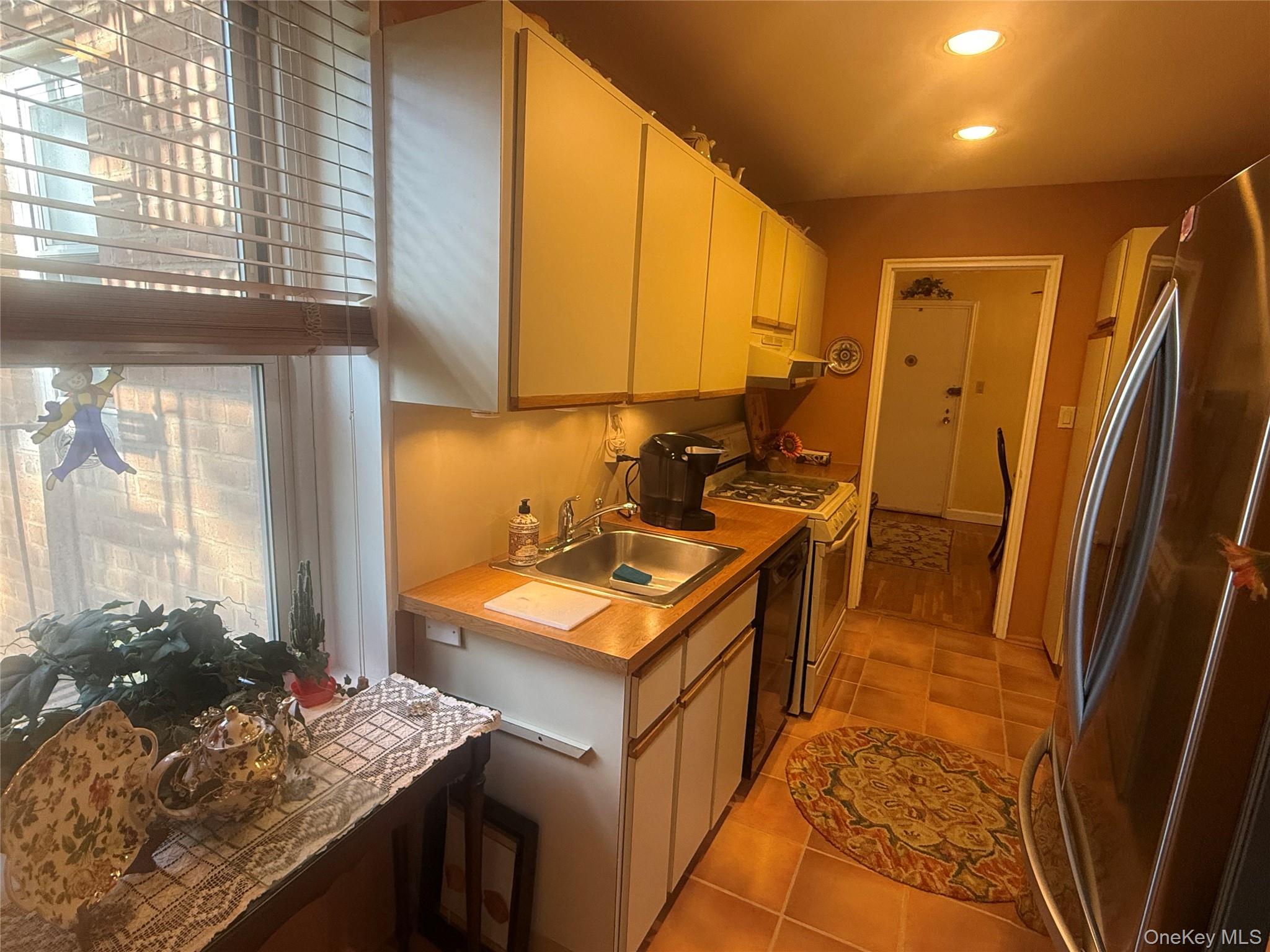 18-50 211 Street St, Unit 2K photo 13