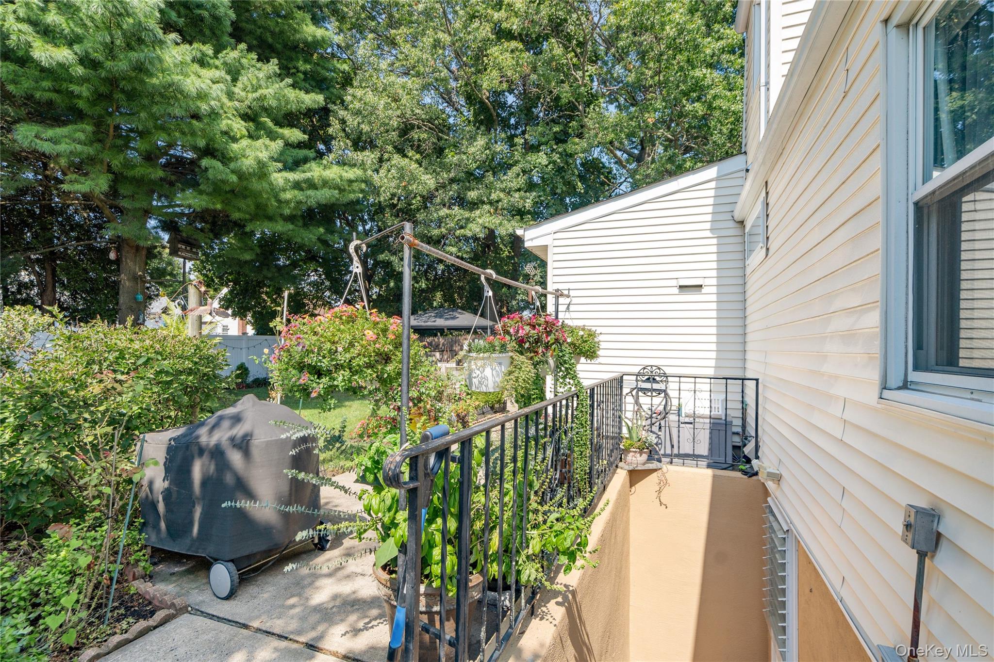 14 Mayfair Lane – For Sale photo 44