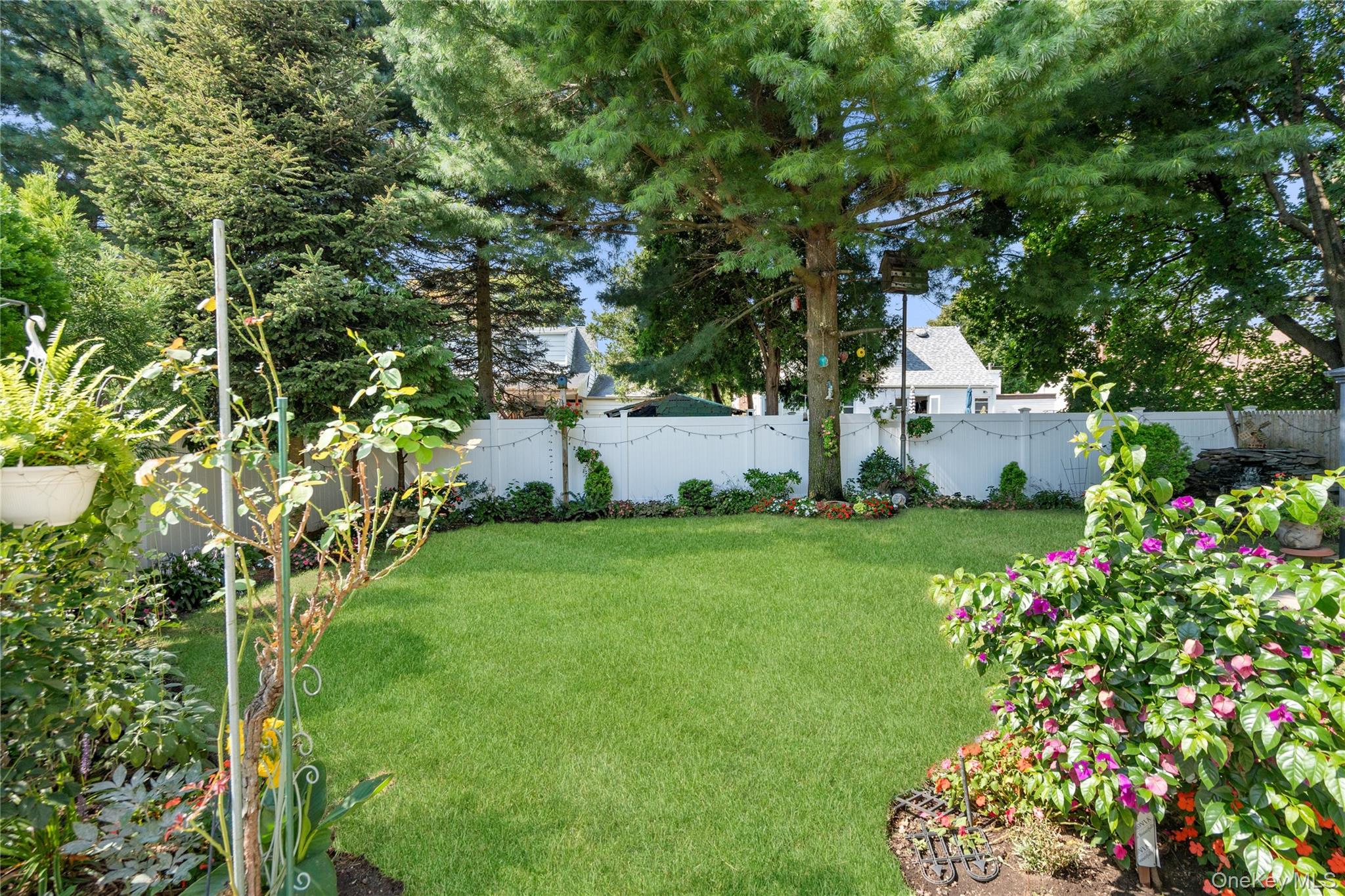 14 Mayfair Lane – For Sale photo 43